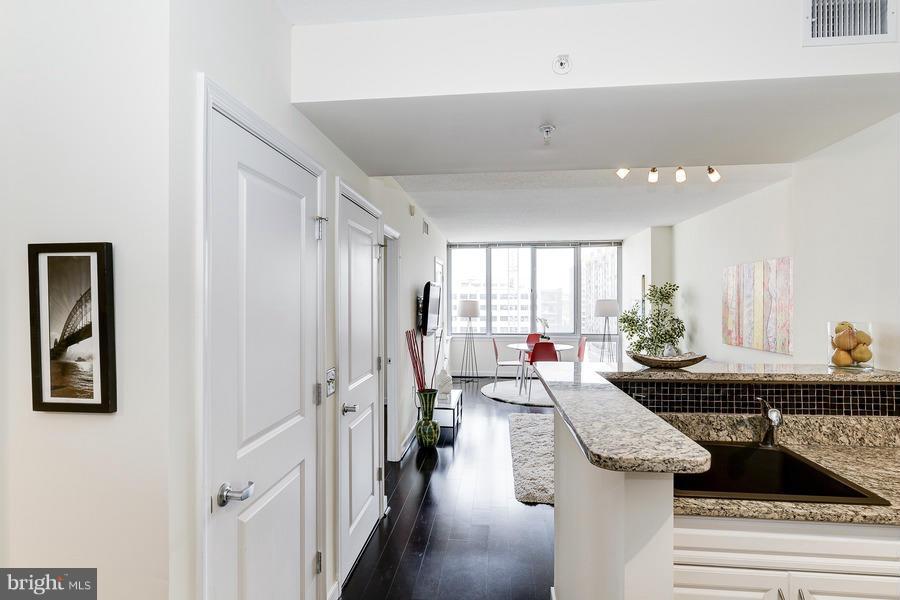 555 MASSACHUSETTS AVENUE NW 806