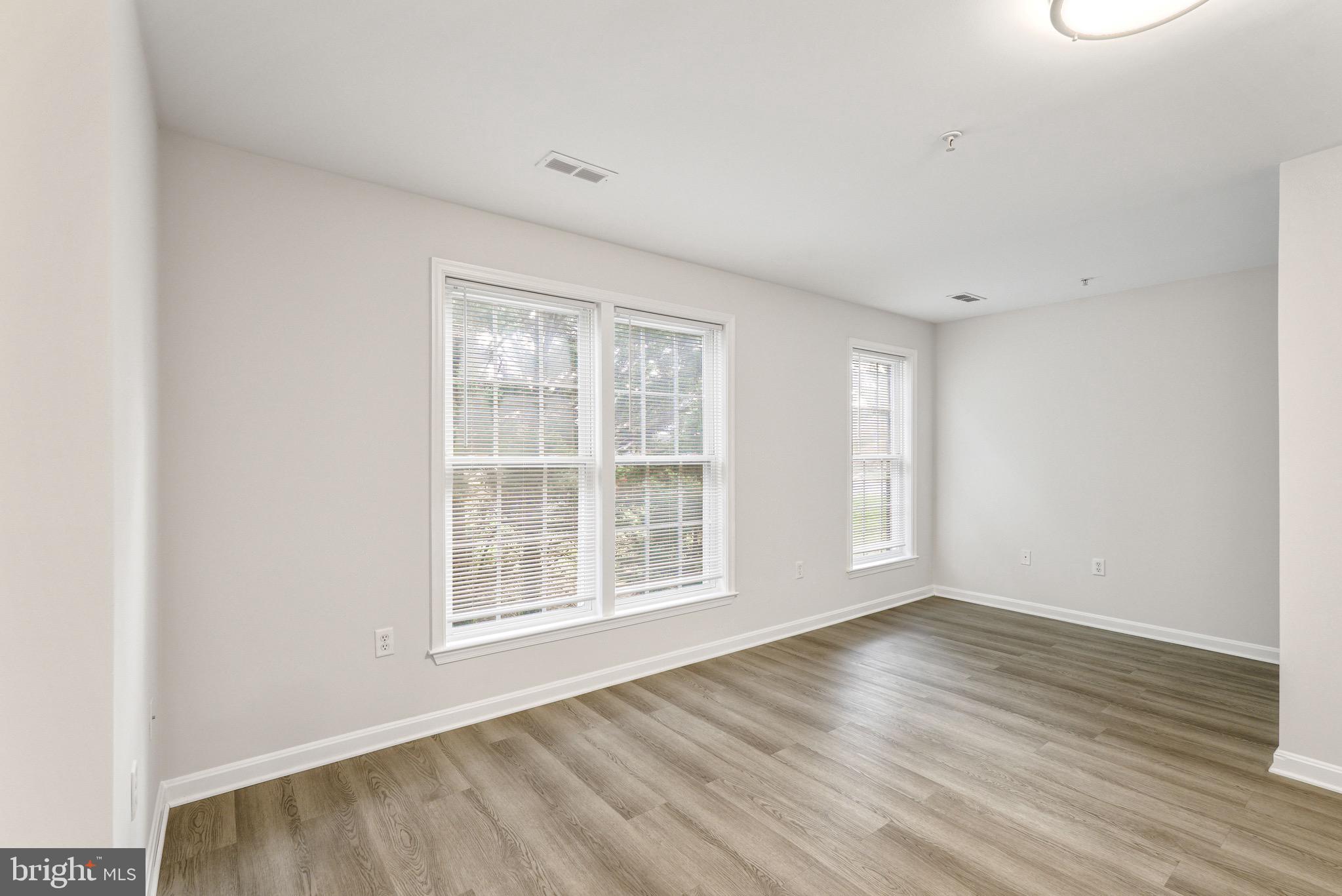 DREAMERS COVE - Residential Lease