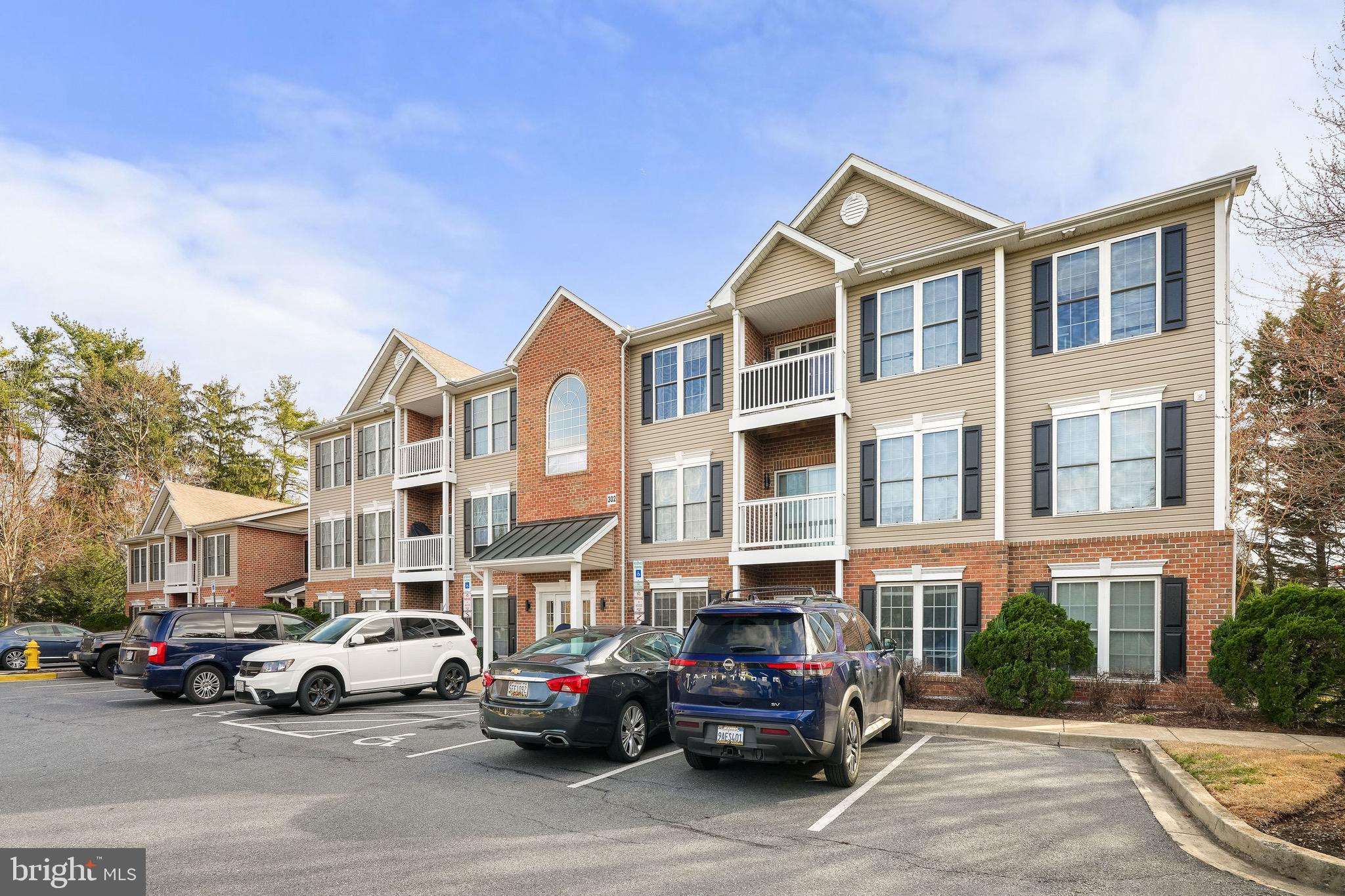 DREAMERS COVE - Residential Lease