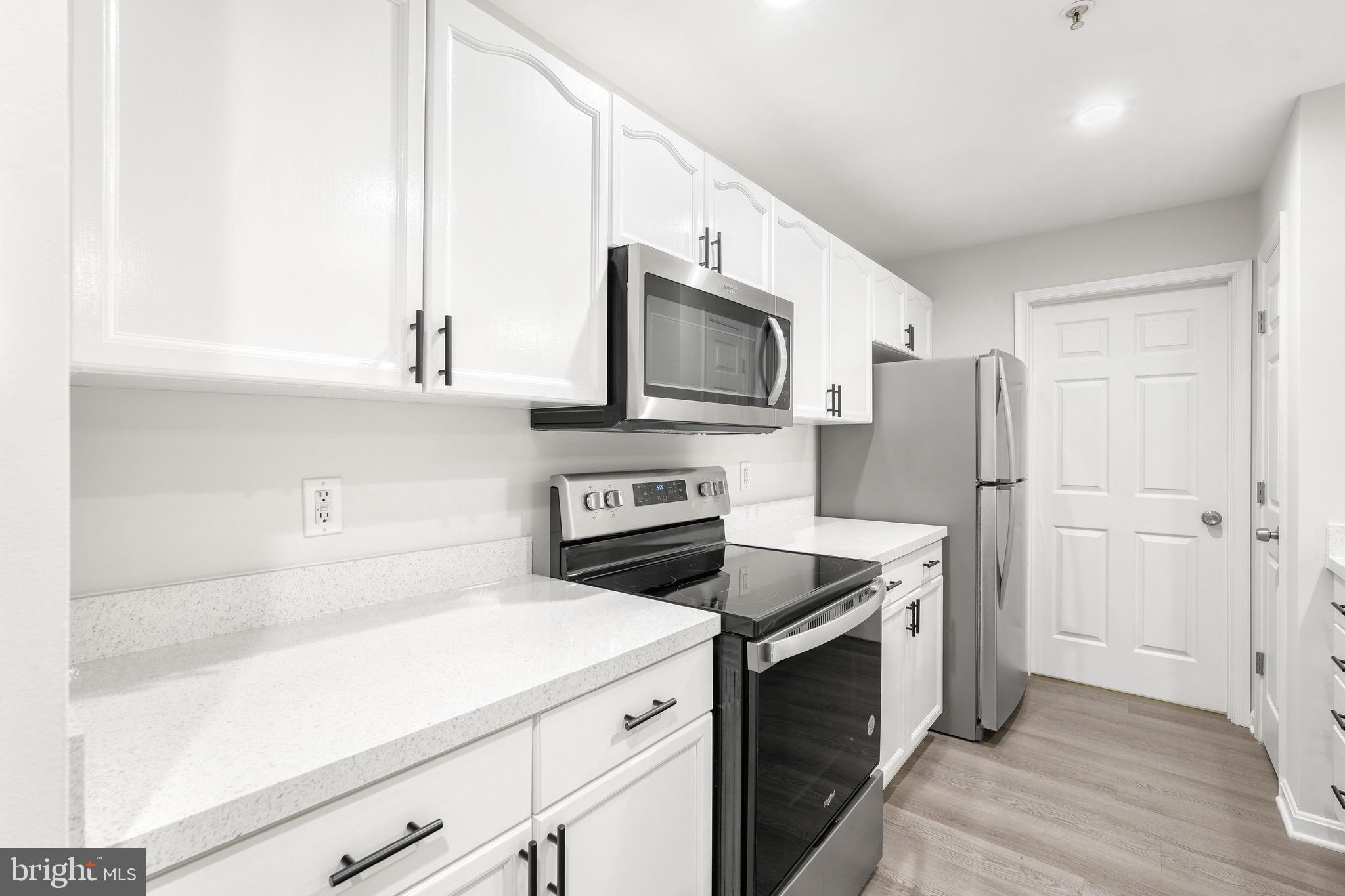 DREAMERS COVE - Residential Lease