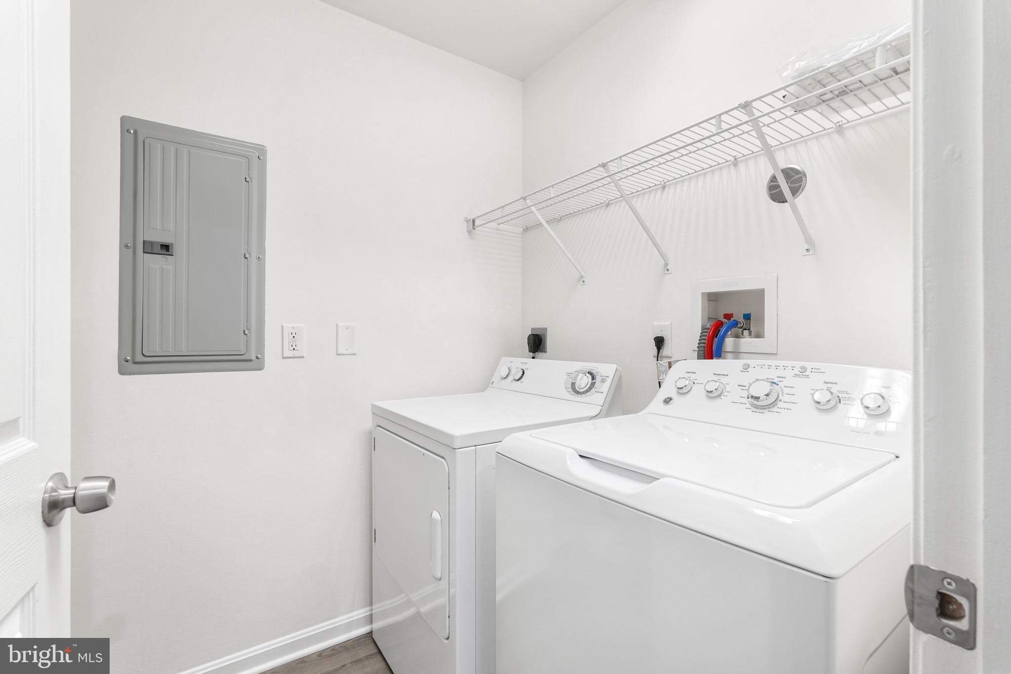 DREAMERS COVE - Residential Lease