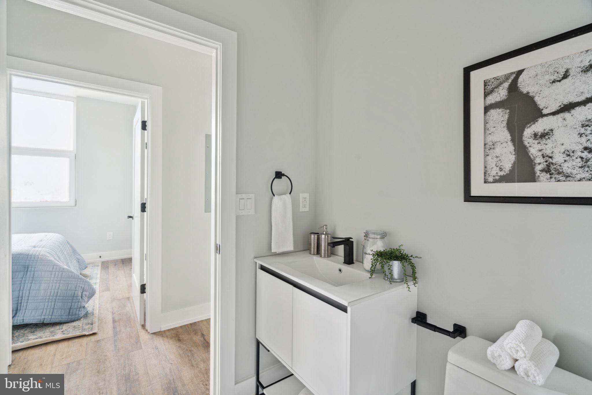 TEMPLE UNIVERSITY - Residential Lease