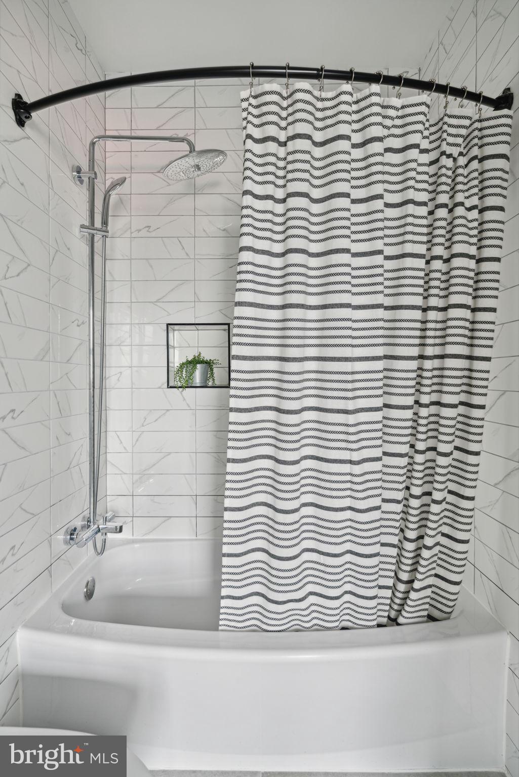 TEMPLE UNIVERSITY - Residential Lease