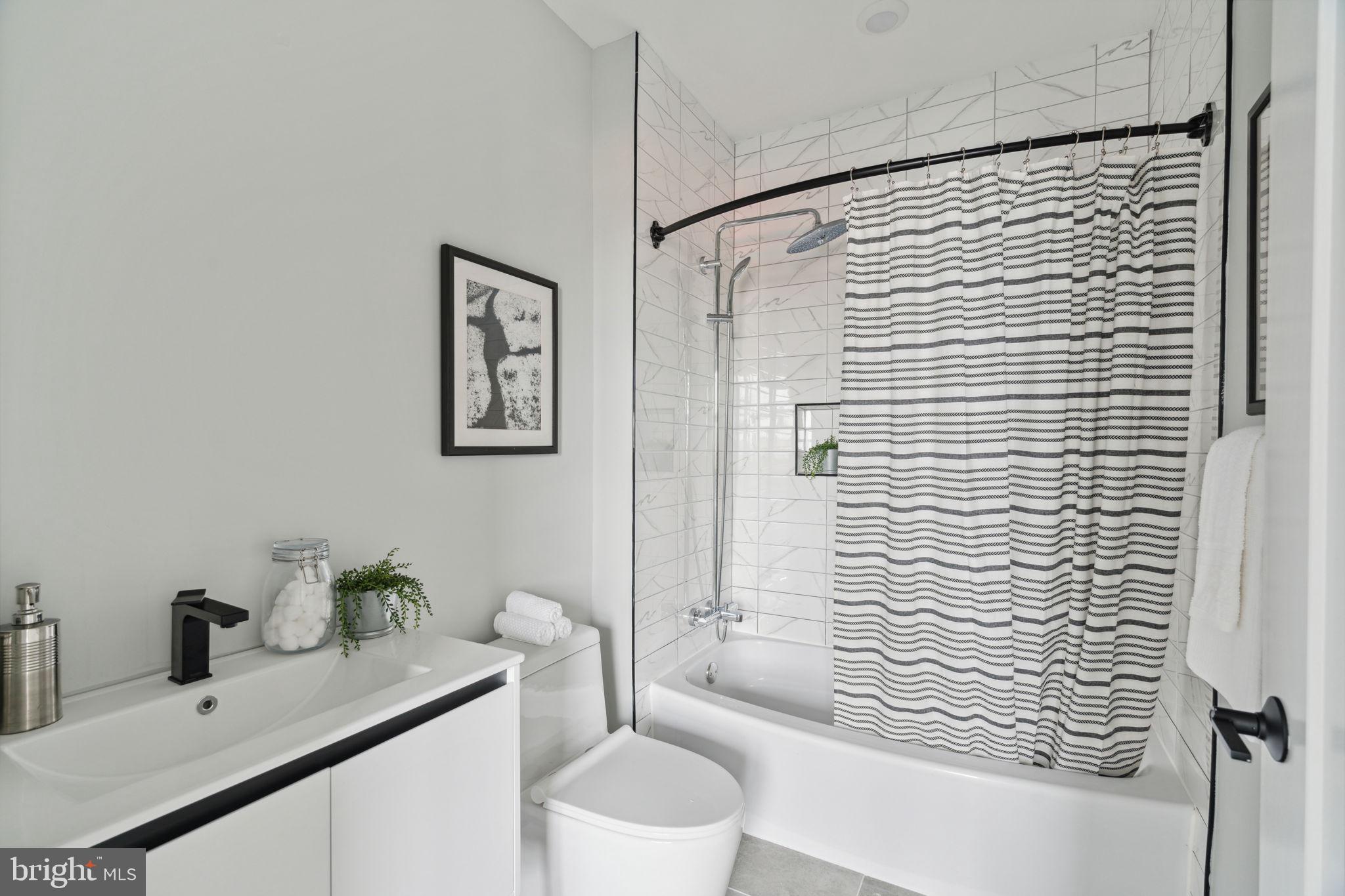 TEMPLE UNIVERSITY - Residential Lease