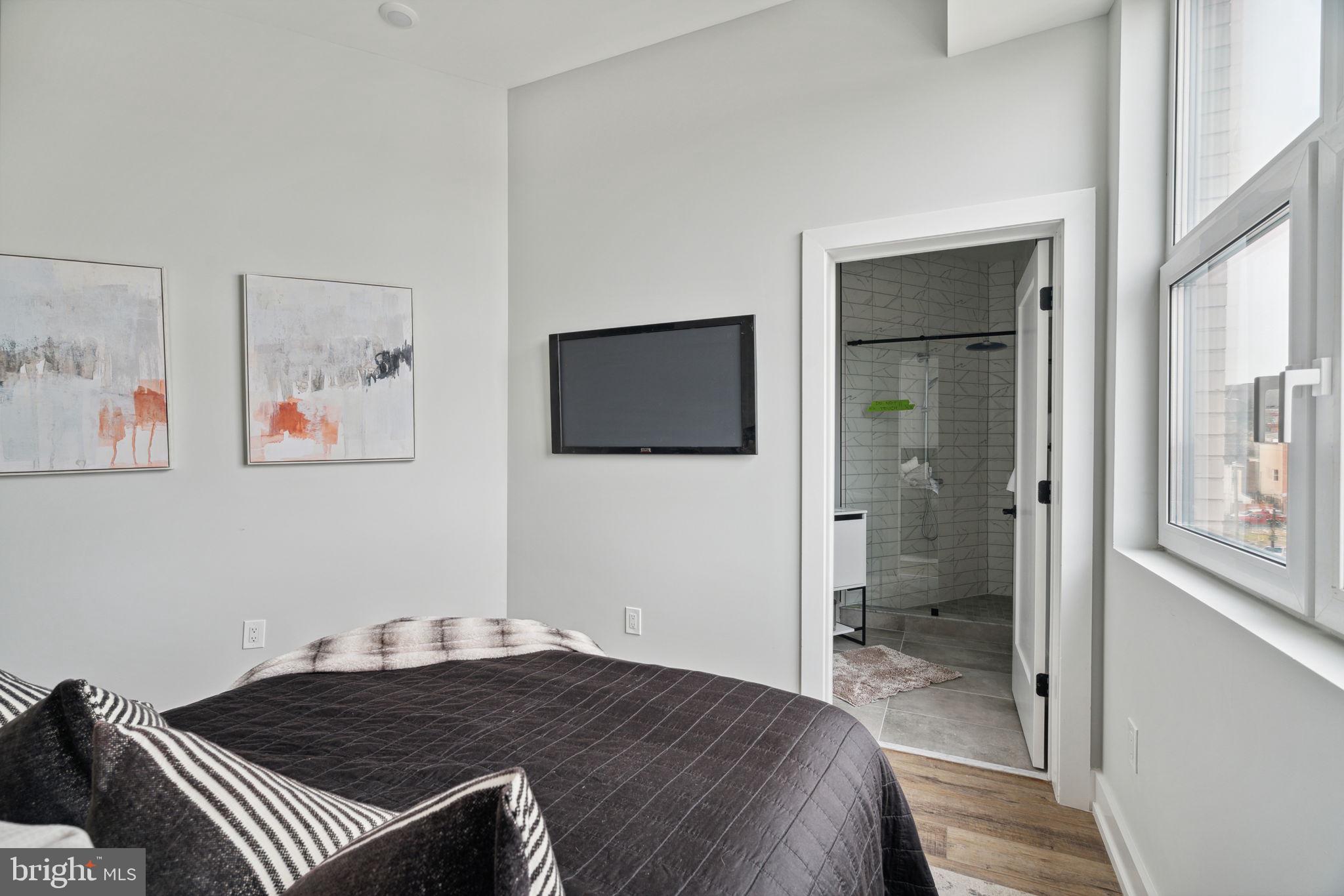 TEMPLE UNIVERSITY - Residential Lease