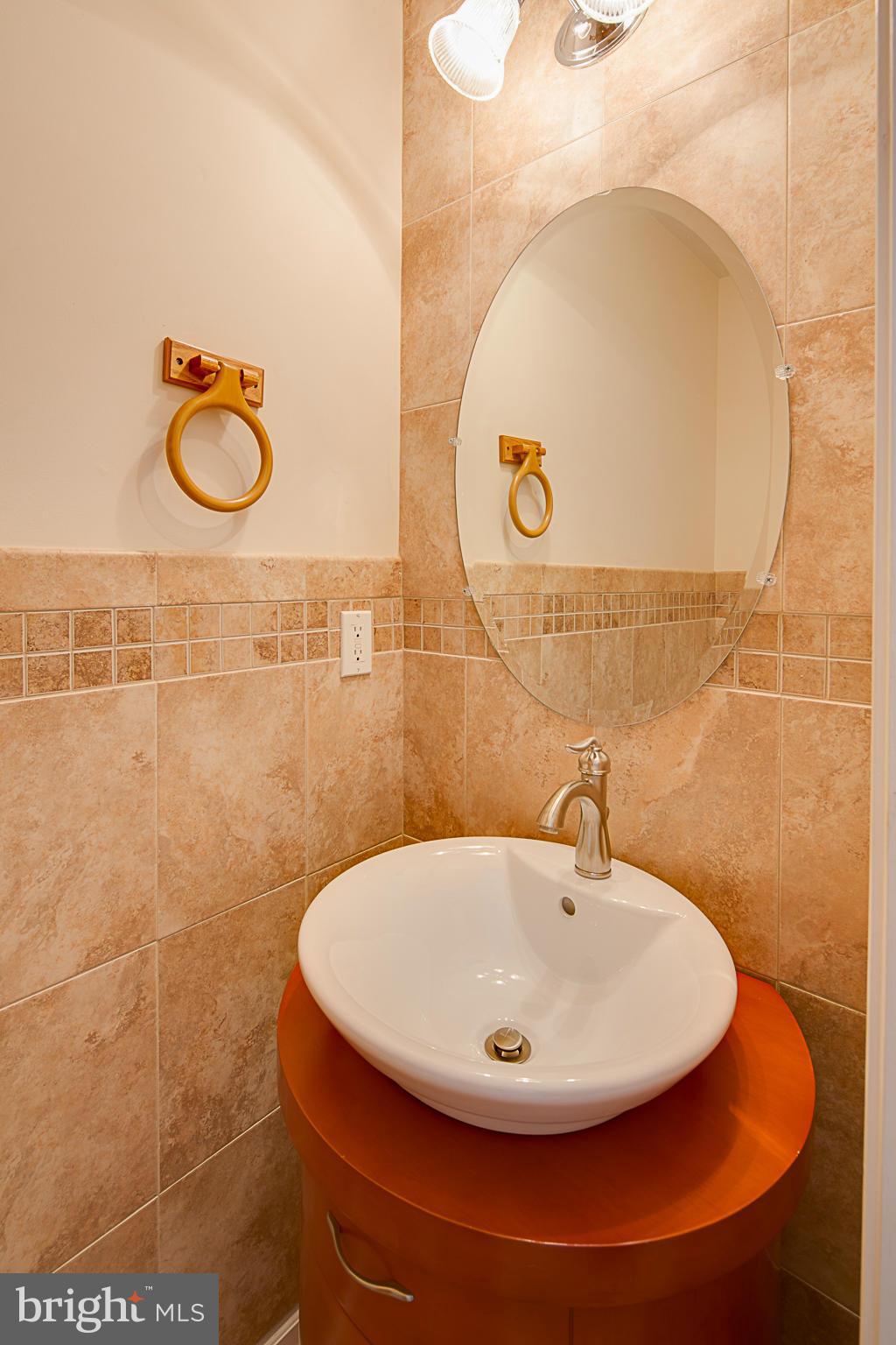 AUTUMN CHASE HUNT - Residential