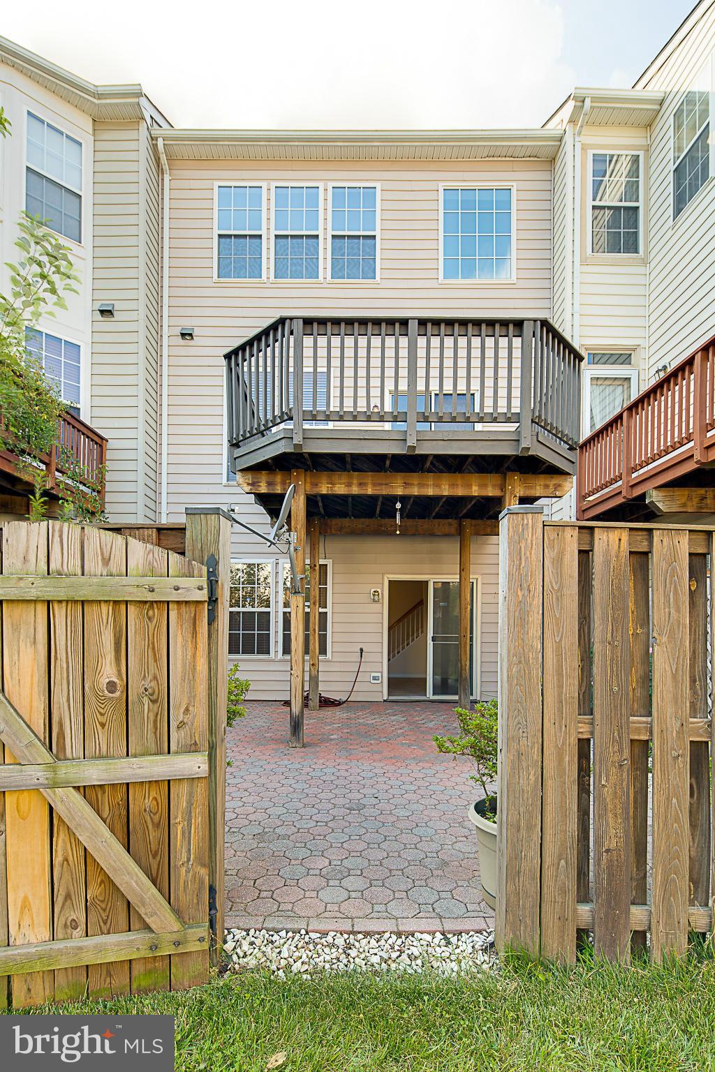 AUTUMN CHASE HUNT - Residential