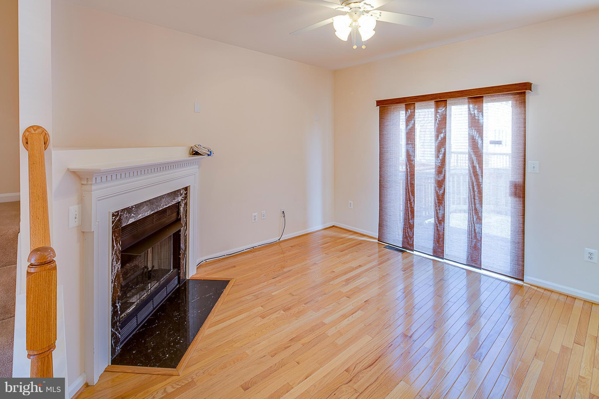 AUTUMN CHASE HUNT - Residential