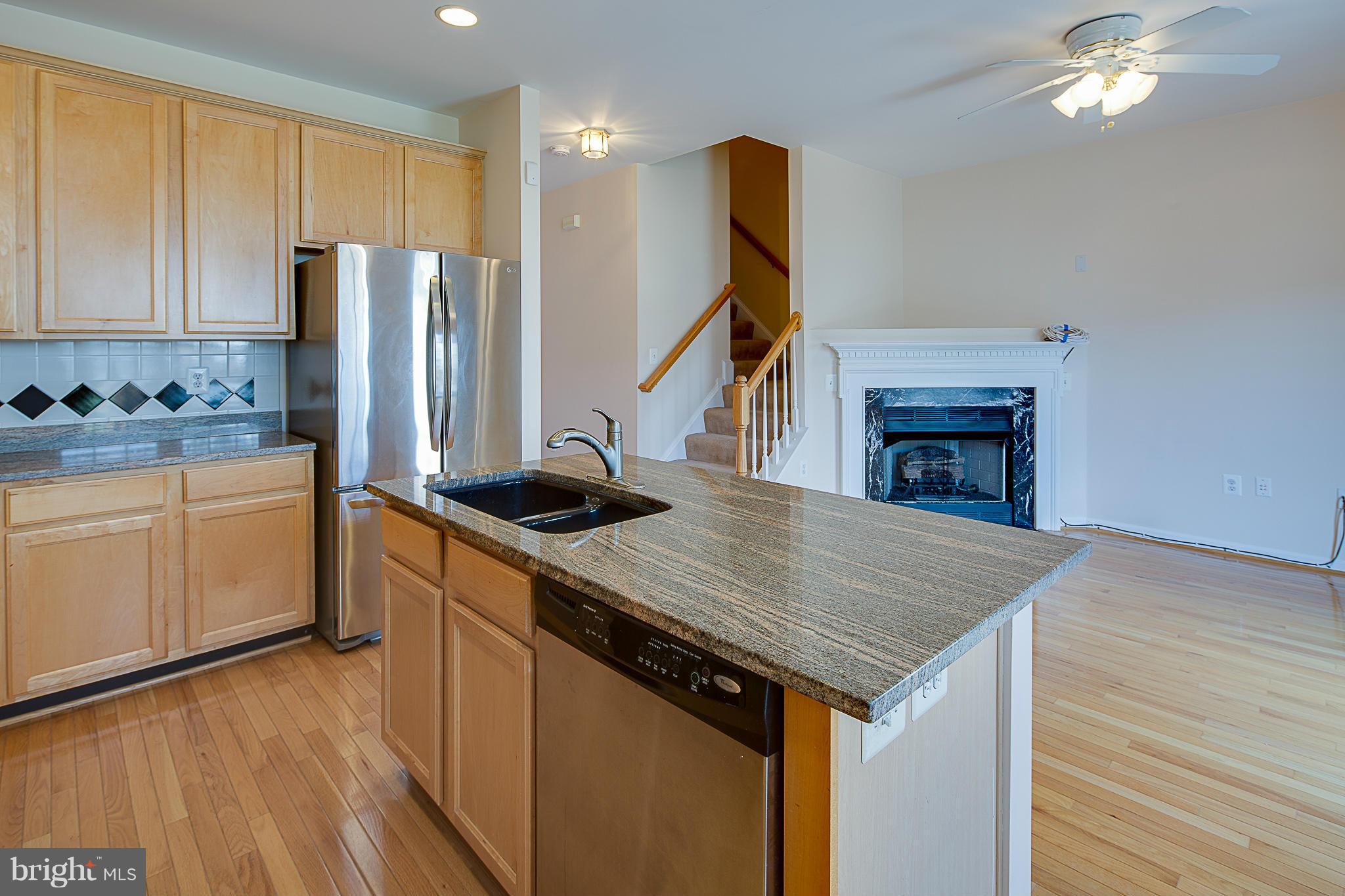 AUTUMN CHASE HUNT - Residential