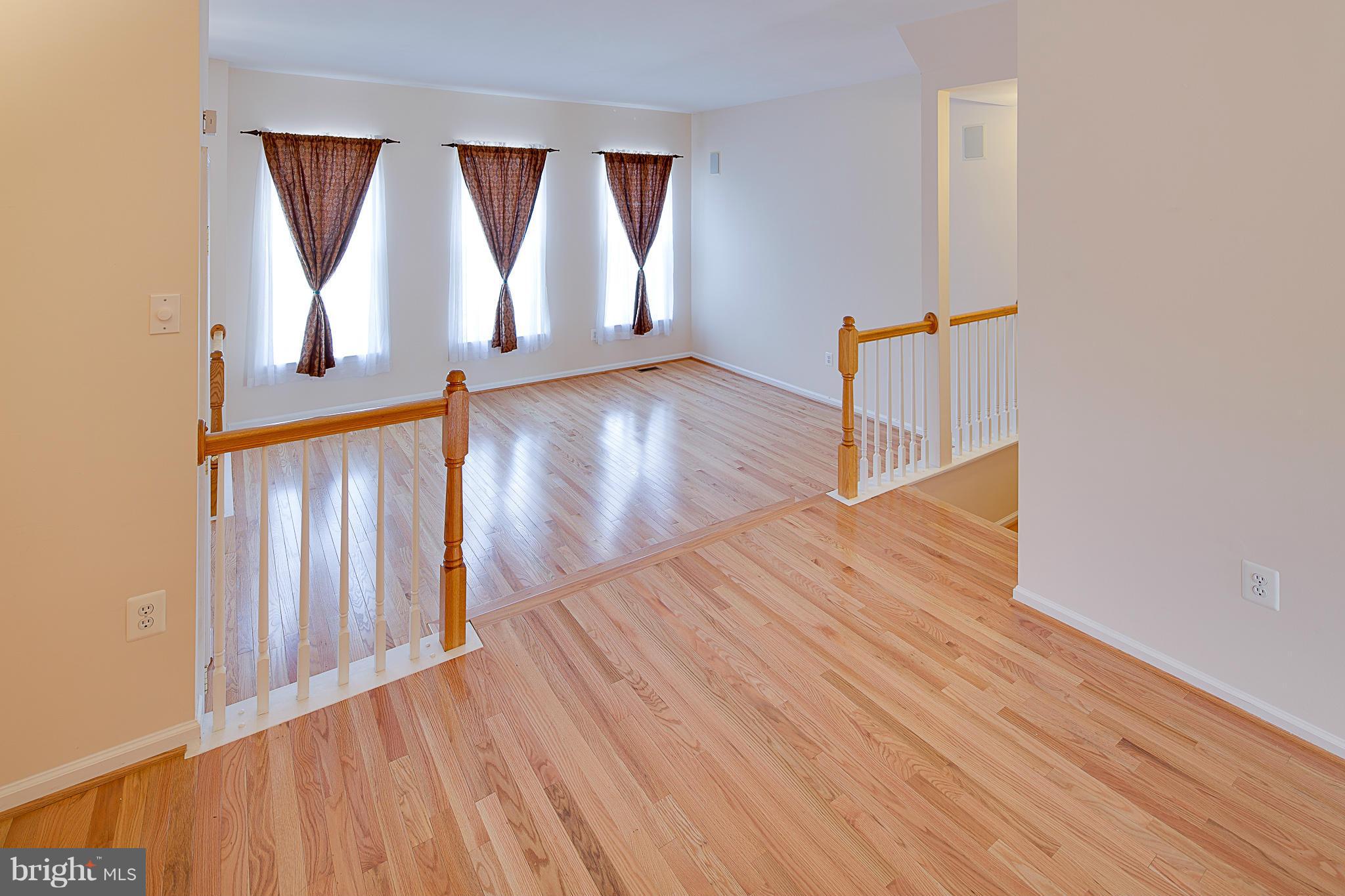 AUTUMN CHASE HUNT - Residential