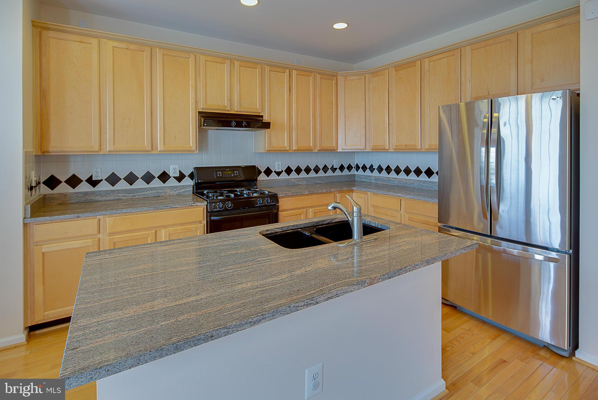 AUTUMN CHASE HUNT - Residential