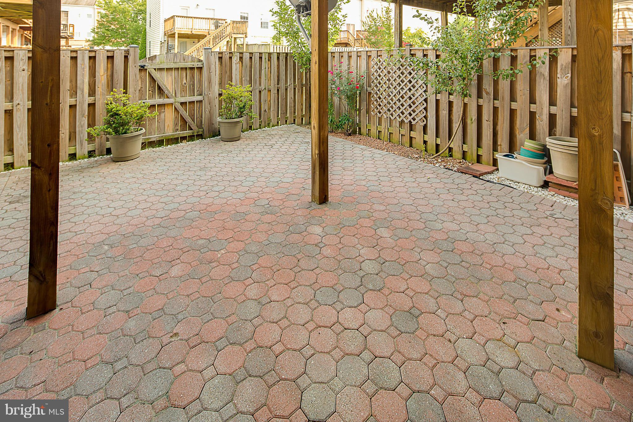 AUTUMN CHASE HUNT - Residential