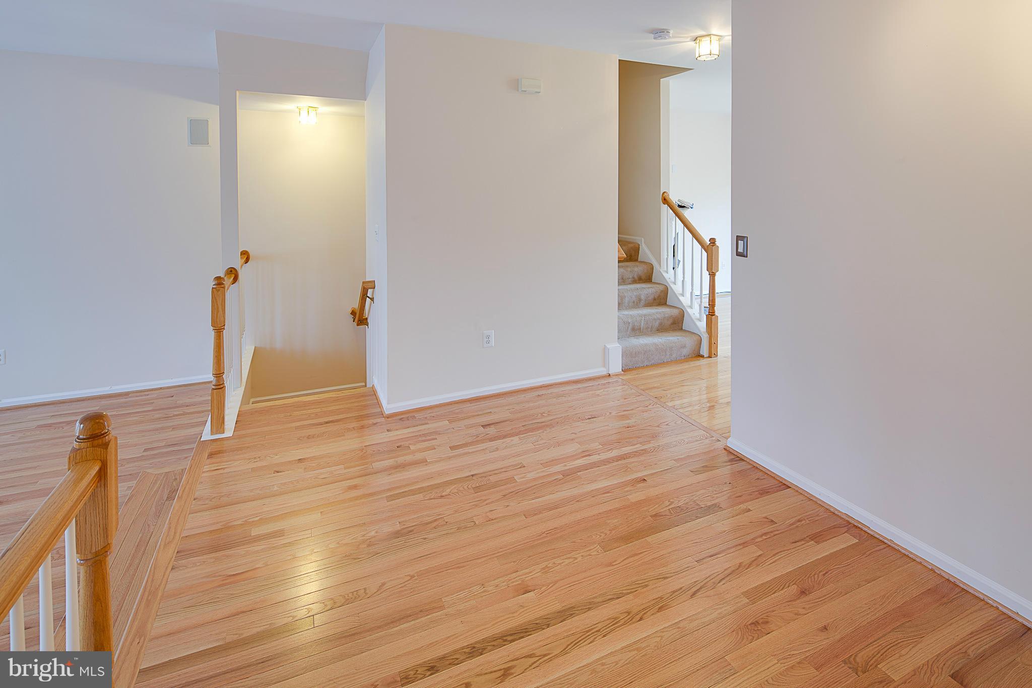 AUTUMN CHASE HUNT - Residential