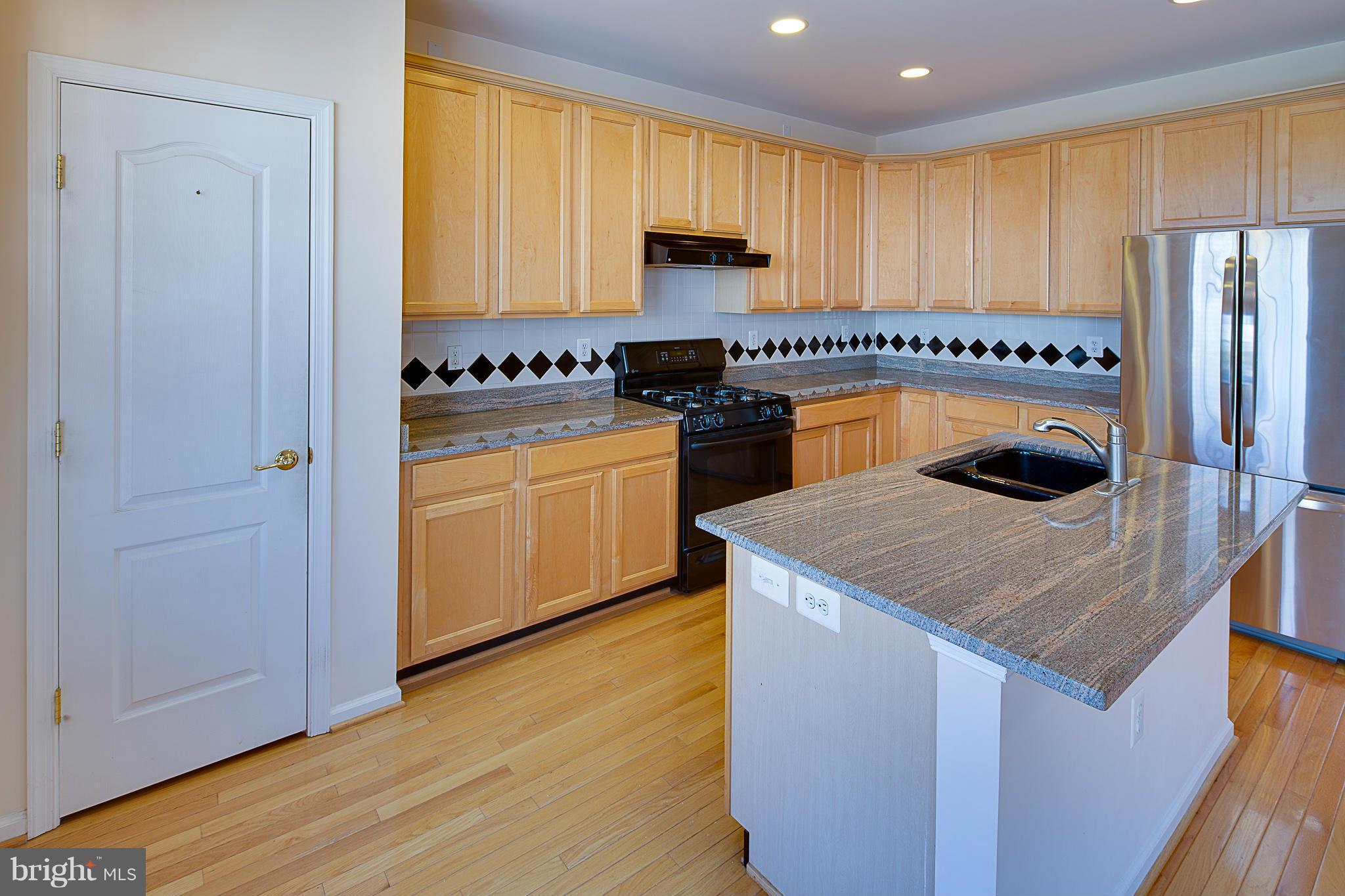 AUTUMN CHASE HUNT - Residential