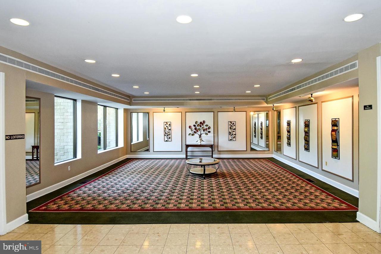 6001 ARLINGTON BOULEVARD 406