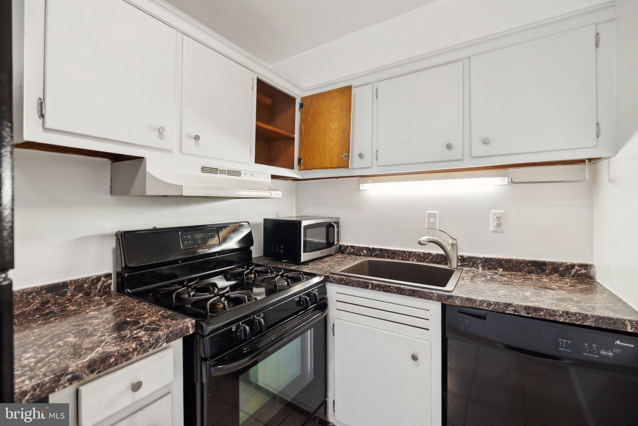 THAYER TOWERS - Residential