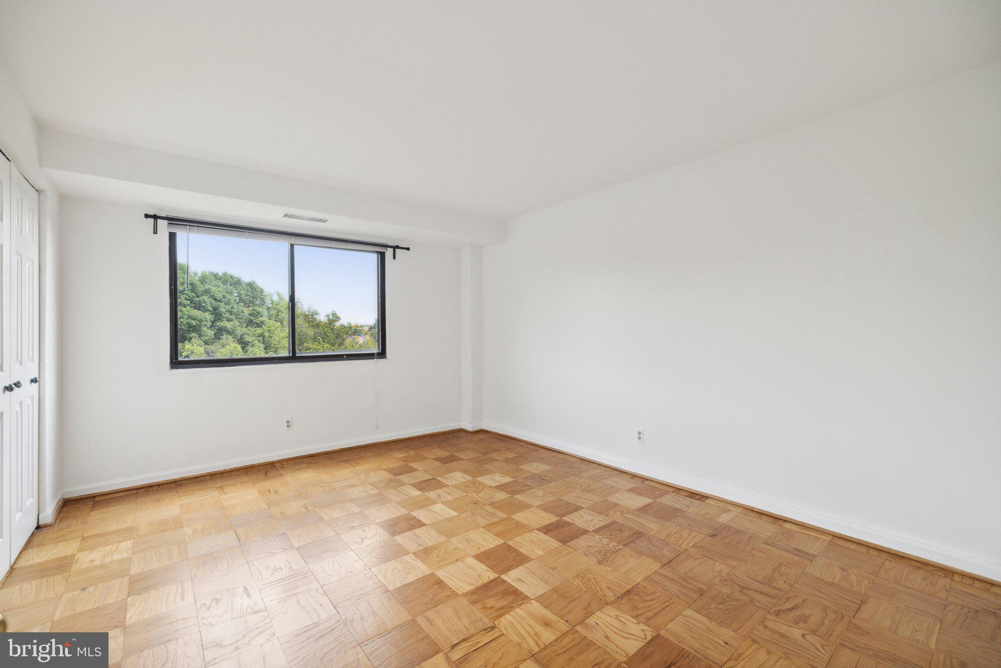 THAYER TOWERS - Residential