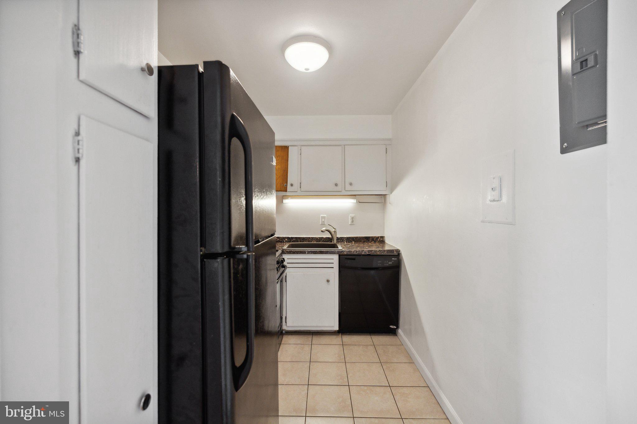 THAYER TOWERS - Residential