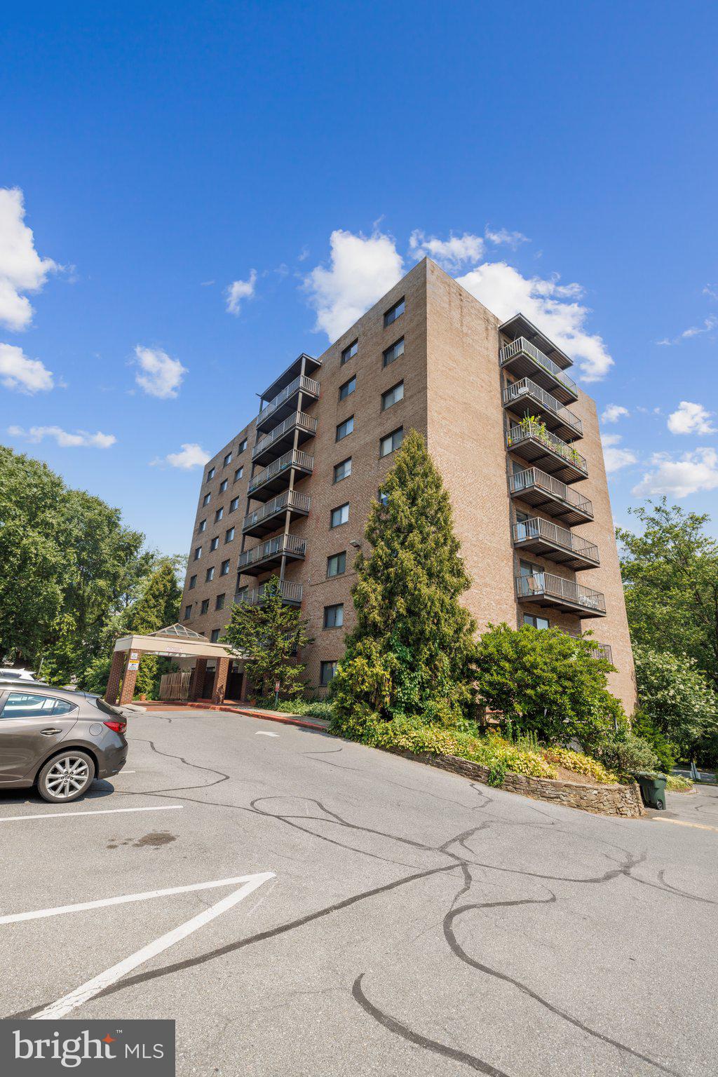 THAYER TOWERS - Residential