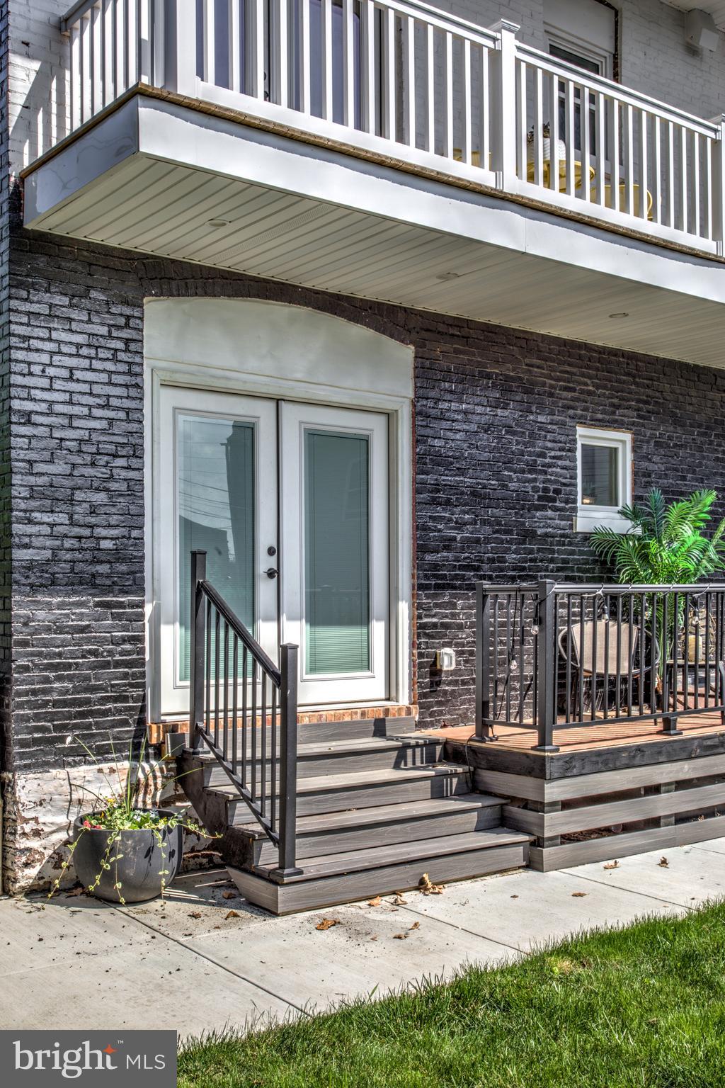 LANCASTER - Residential Lease