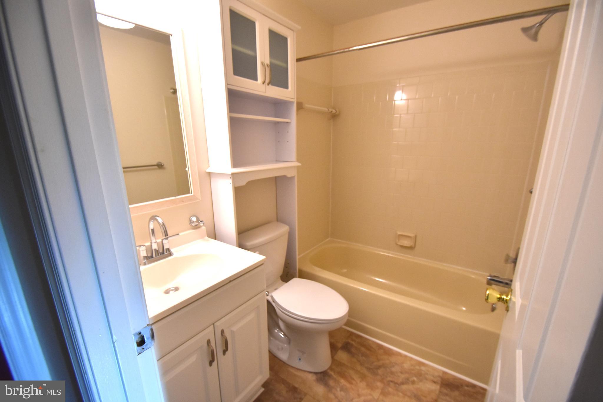 COLONY VILLAGE - Residential Lease