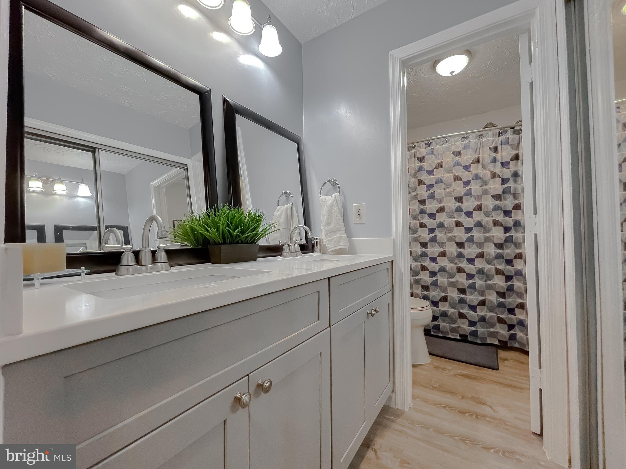 DORCHESTER - ST. CHARLES - Residential