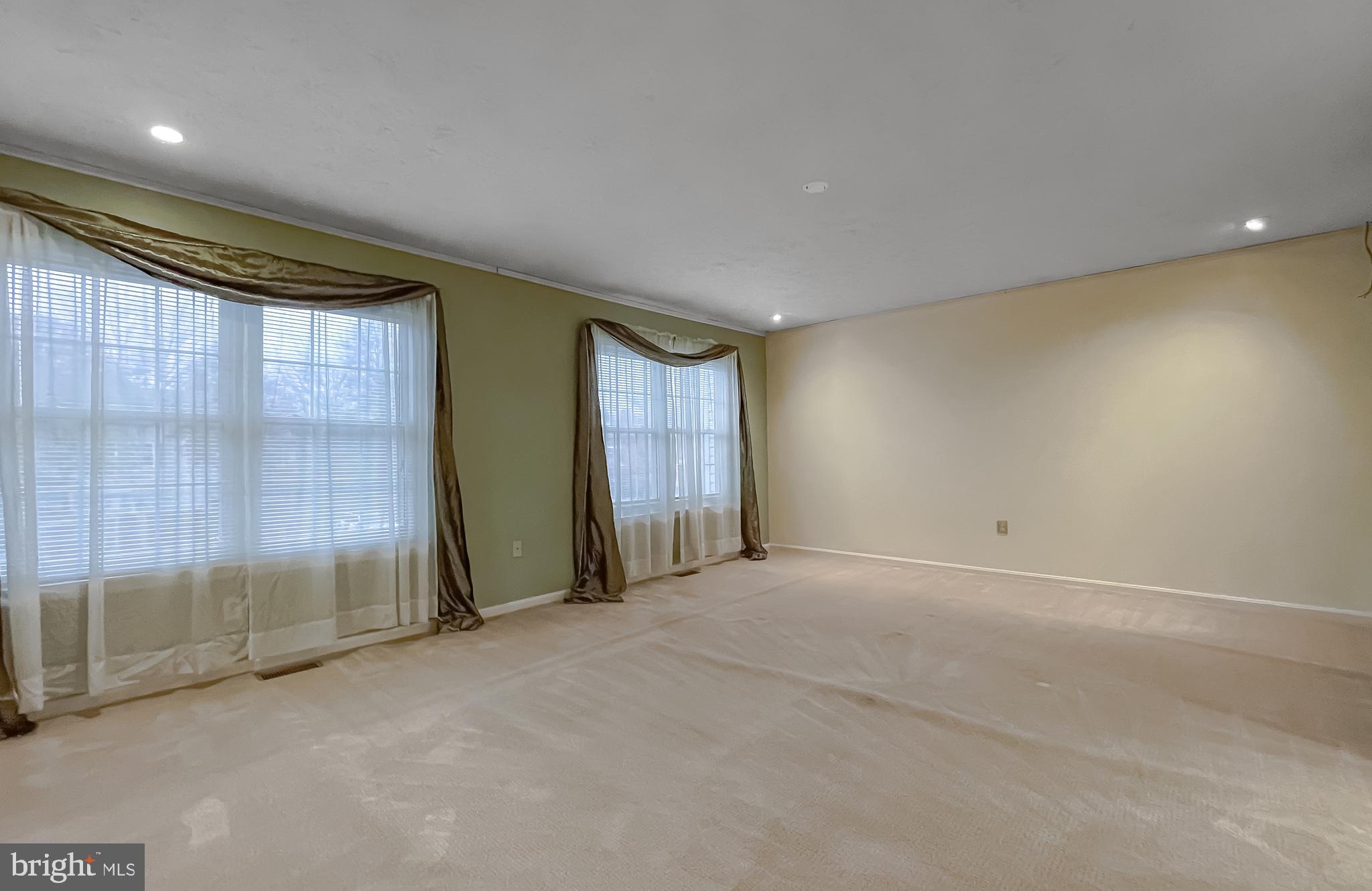 DORCHESTER - ST. CHARLES - Residential