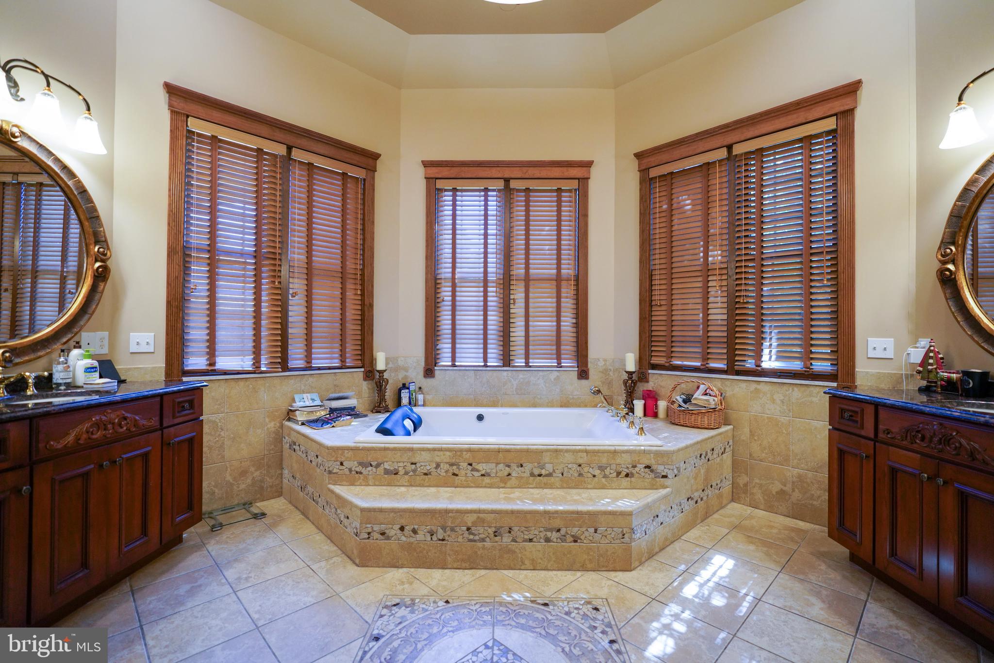 KINGS CREEK CC - Residential