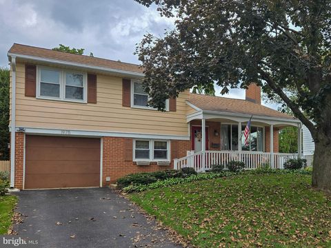 Photo of 1975 Larch Avenue, EAST PETERSBURG, PA 17520 (MLS # PALA2077646)