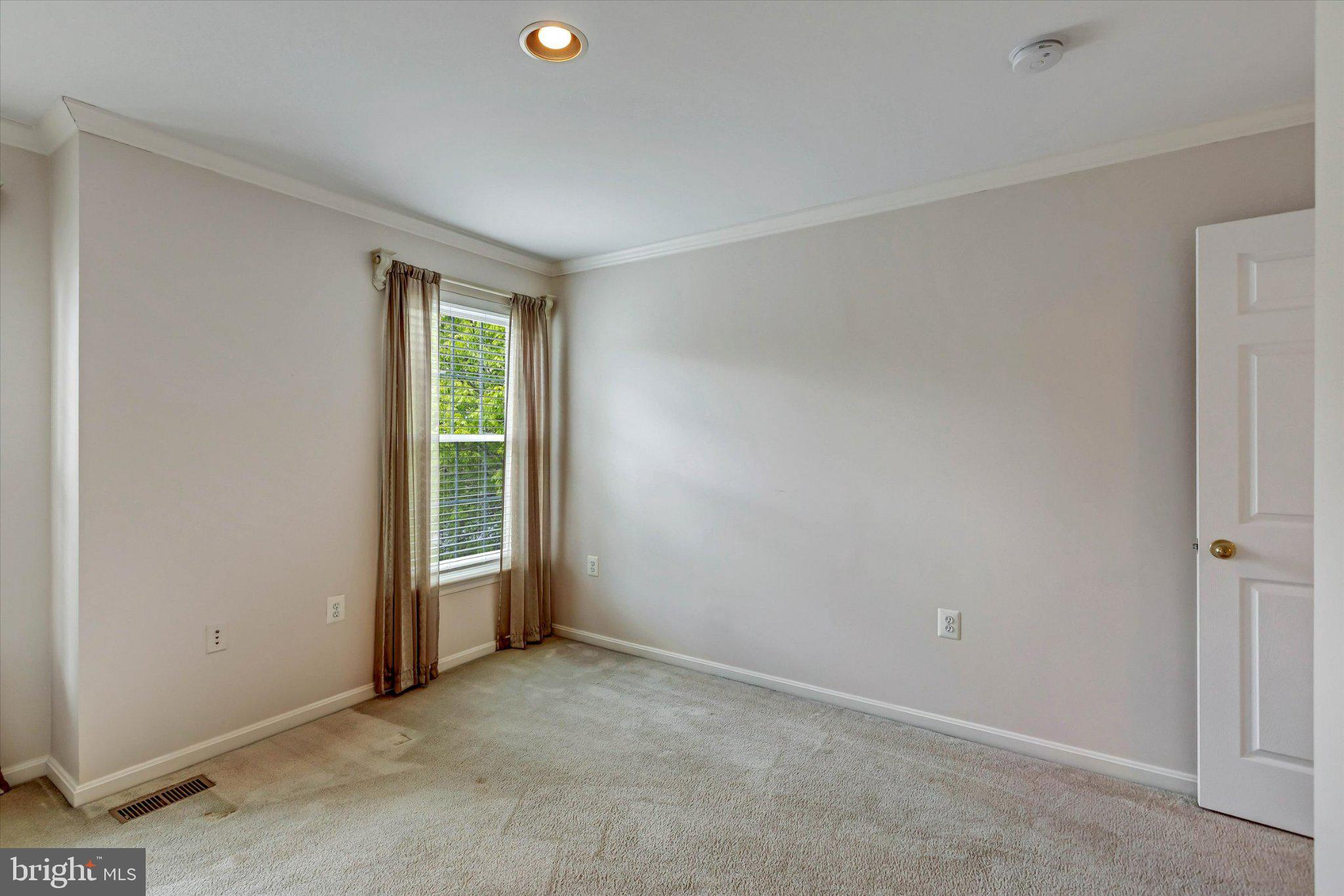 GOLDSBOROUGH MANOR - Residential