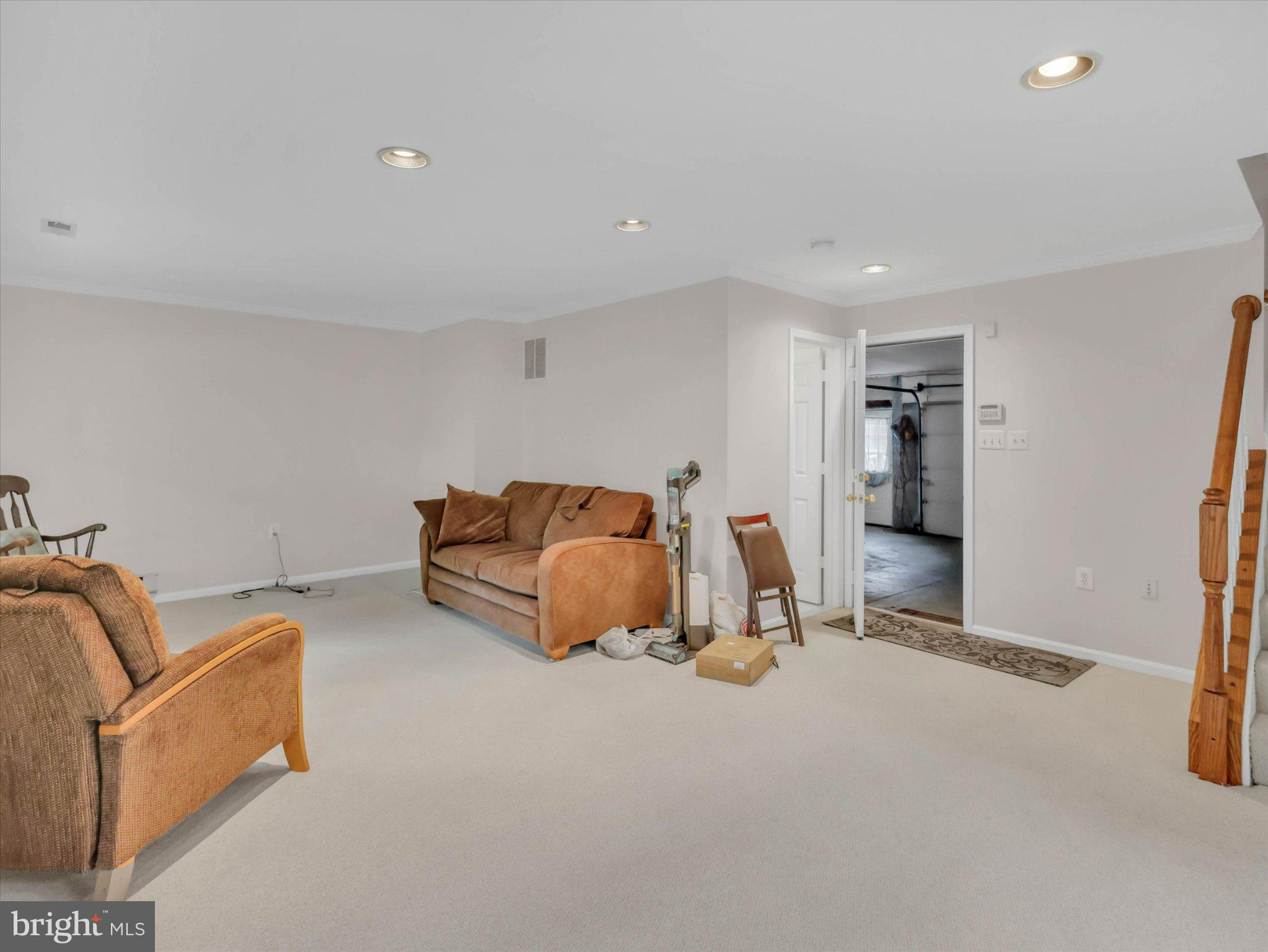 GOLDSBOROUGH MANOR - Residential