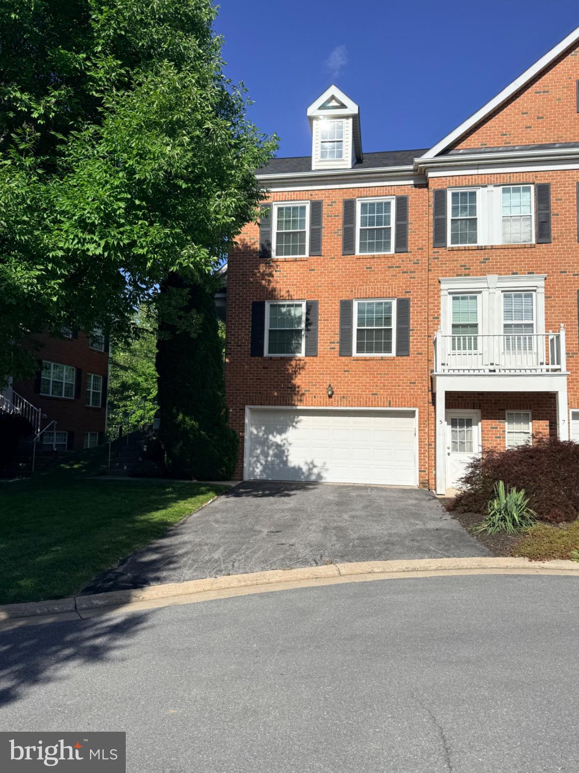 GOLDSBOROUGH MANOR - Residential