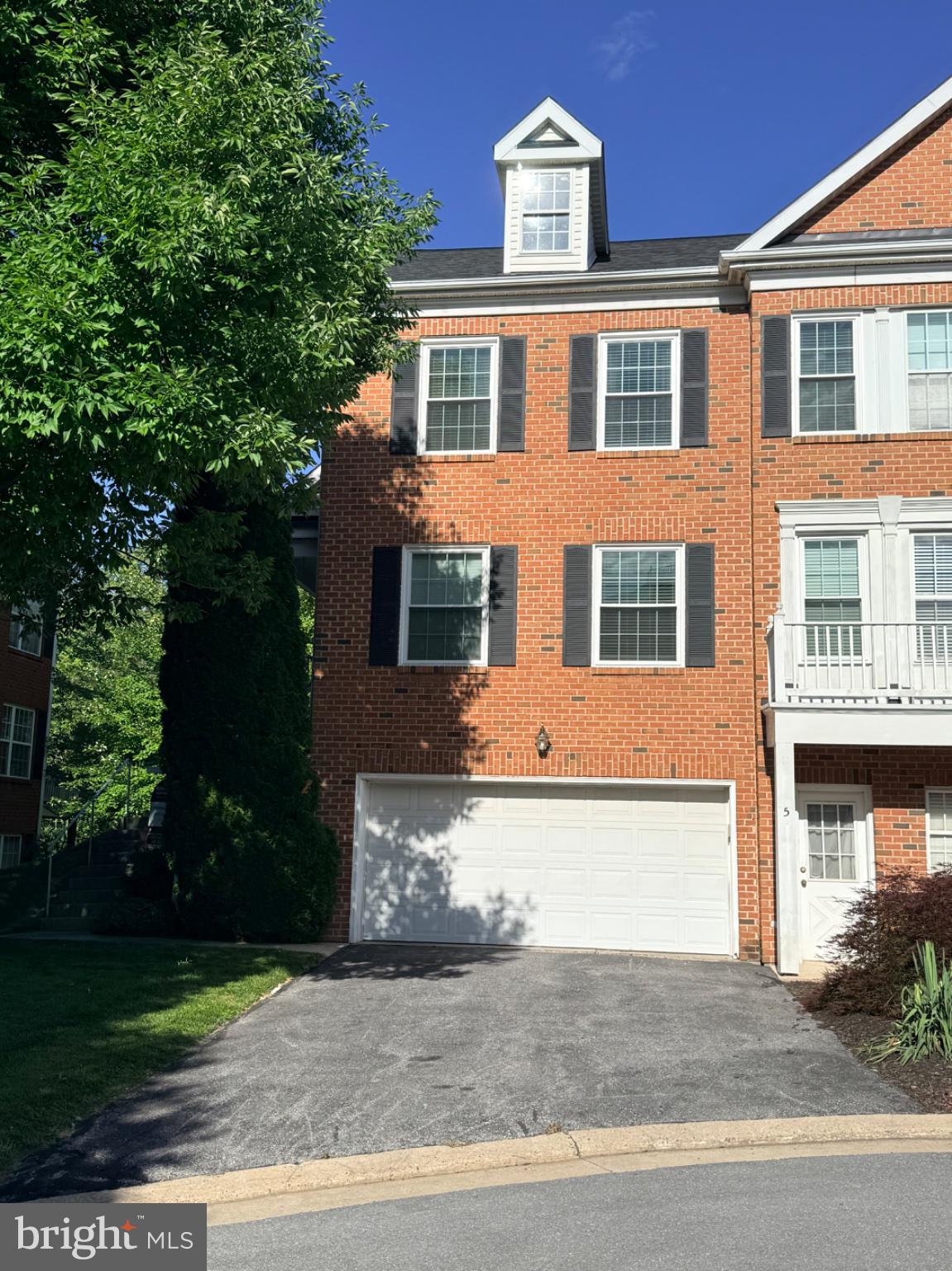 GOLDSBOROUGH MANOR - Residential