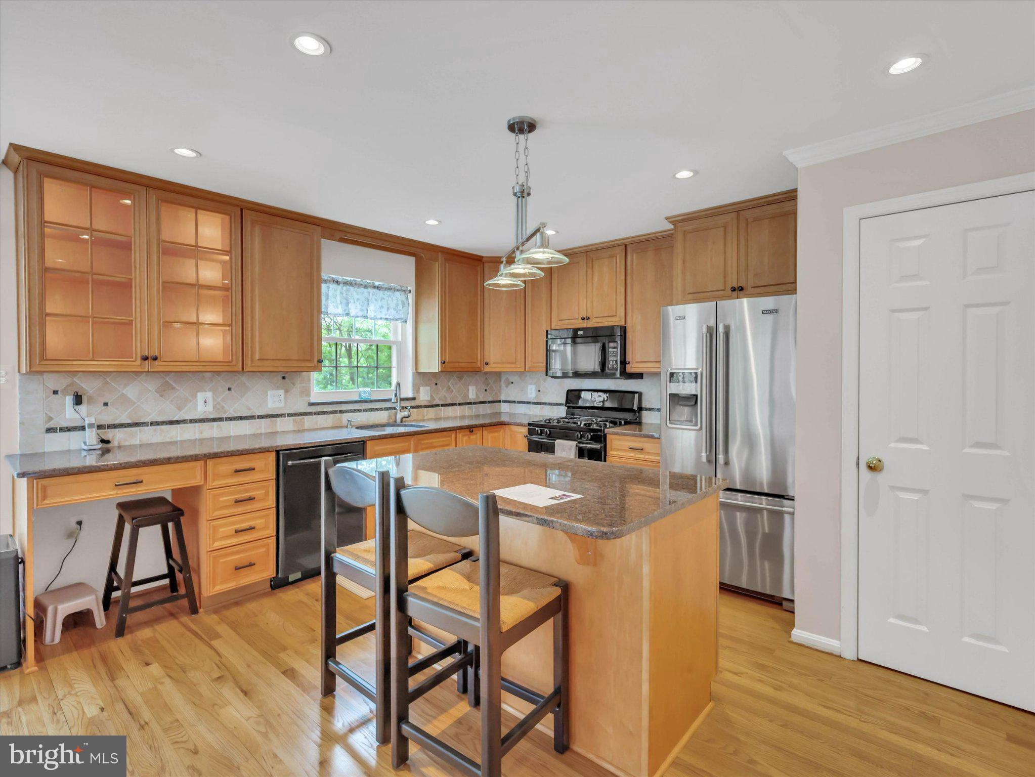 GOLDSBOROUGH MANOR - Residential
