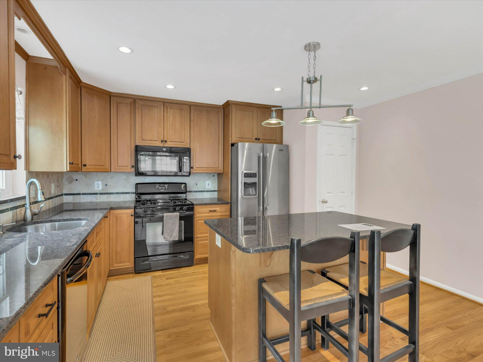 GOLDSBOROUGH MANOR - Residential