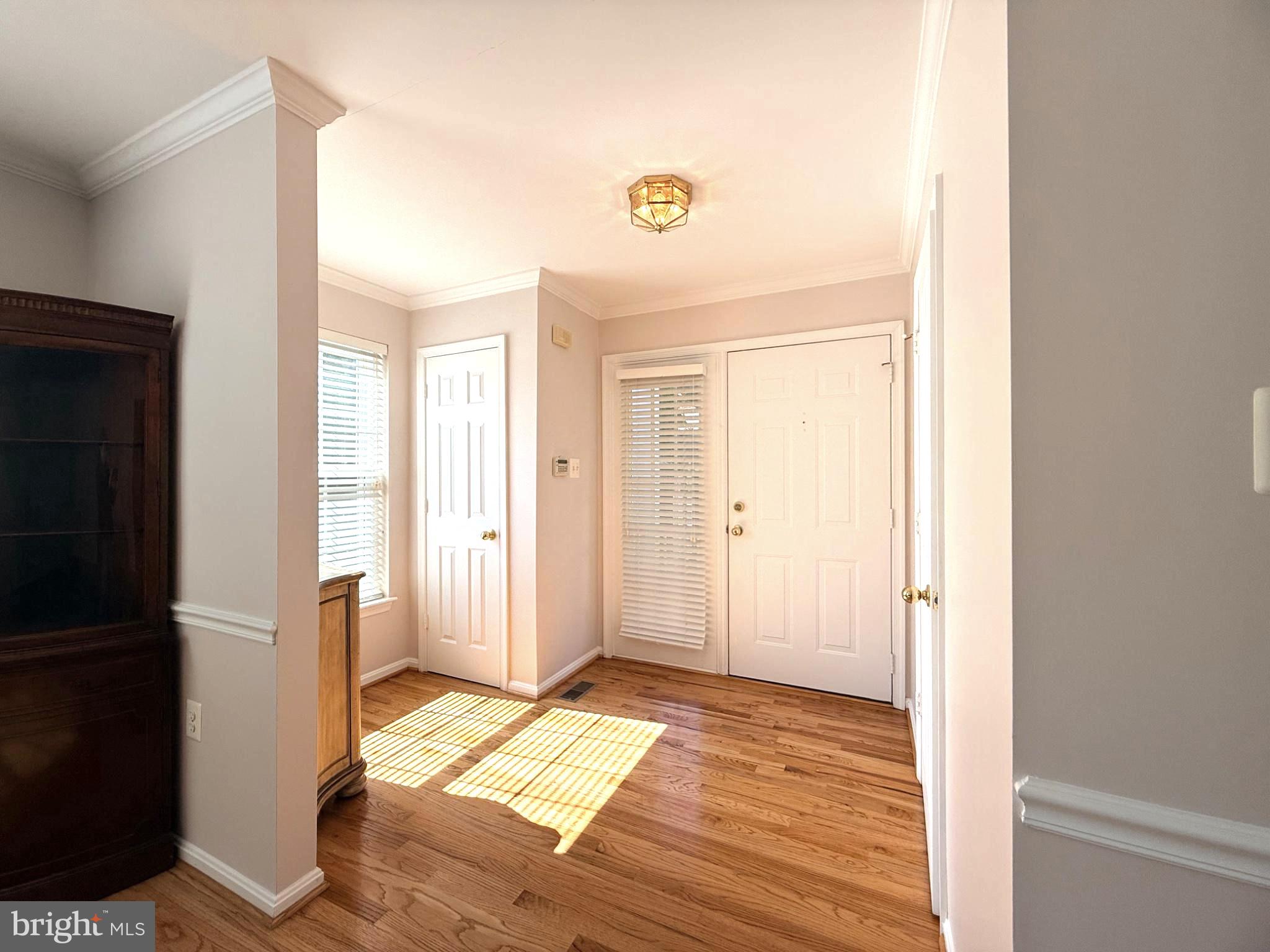 GOLDSBOROUGH MANOR - Residential