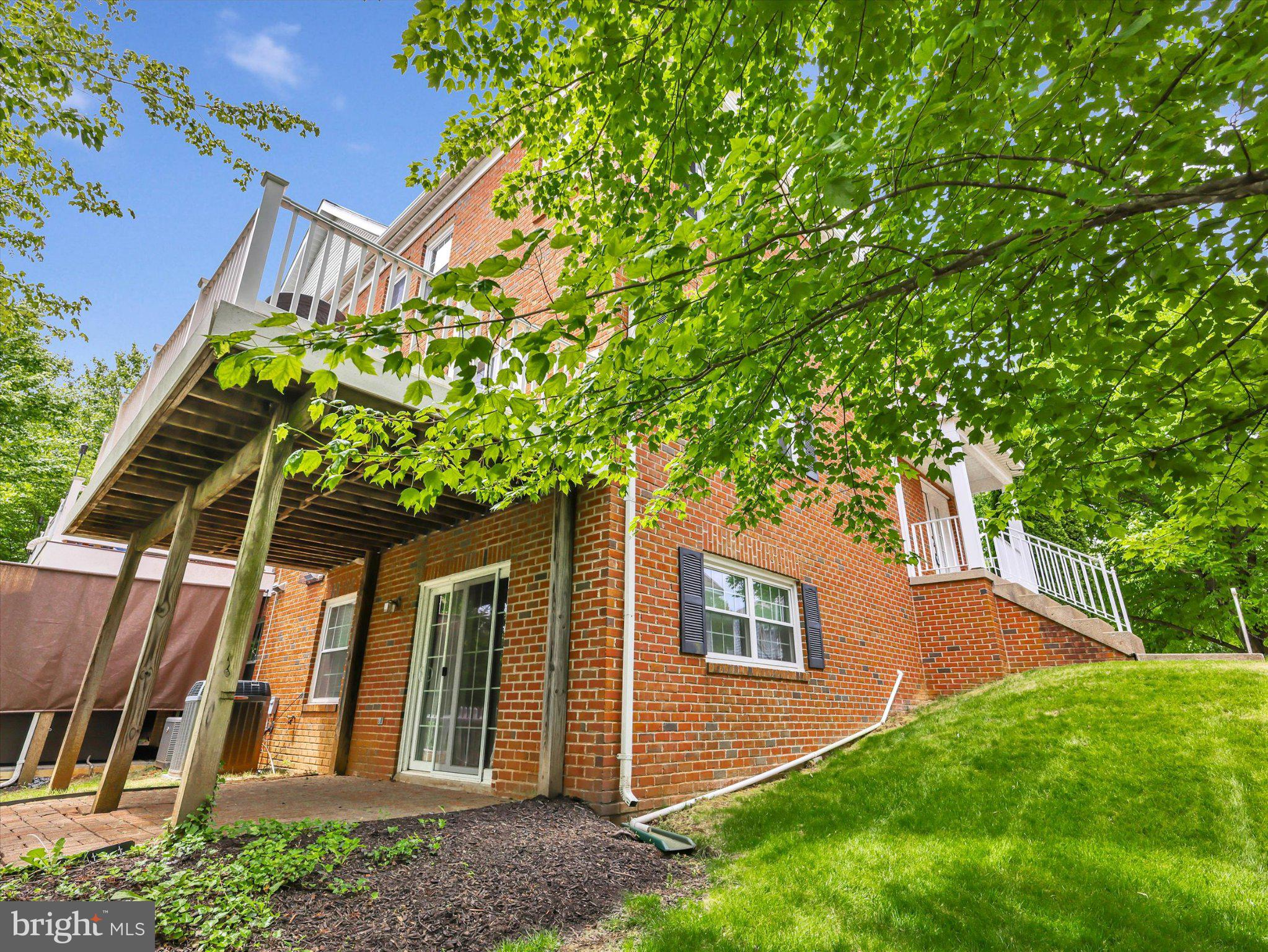 GOLDSBOROUGH MANOR - Residential