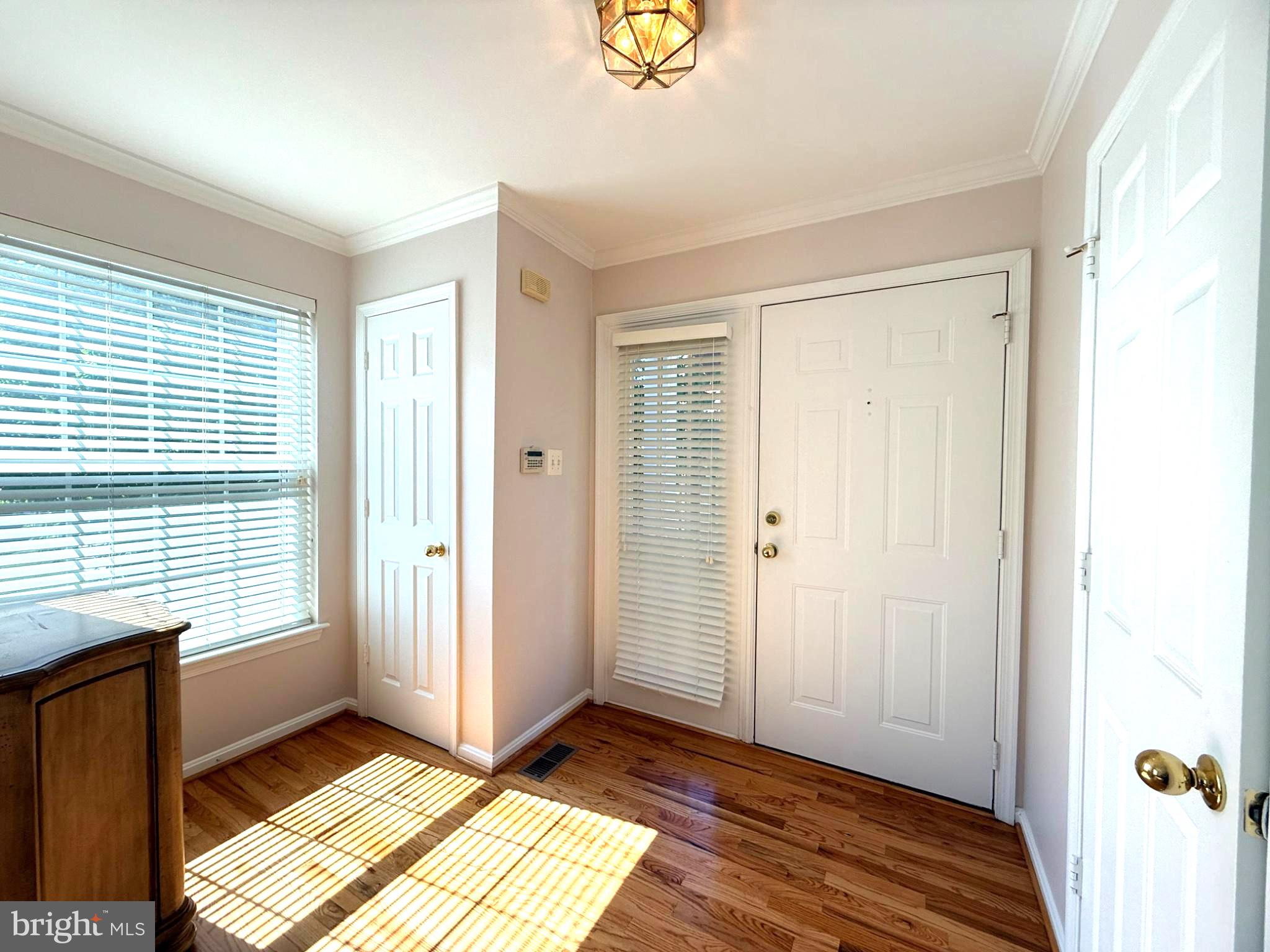 GOLDSBOROUGH MANOR - Residential