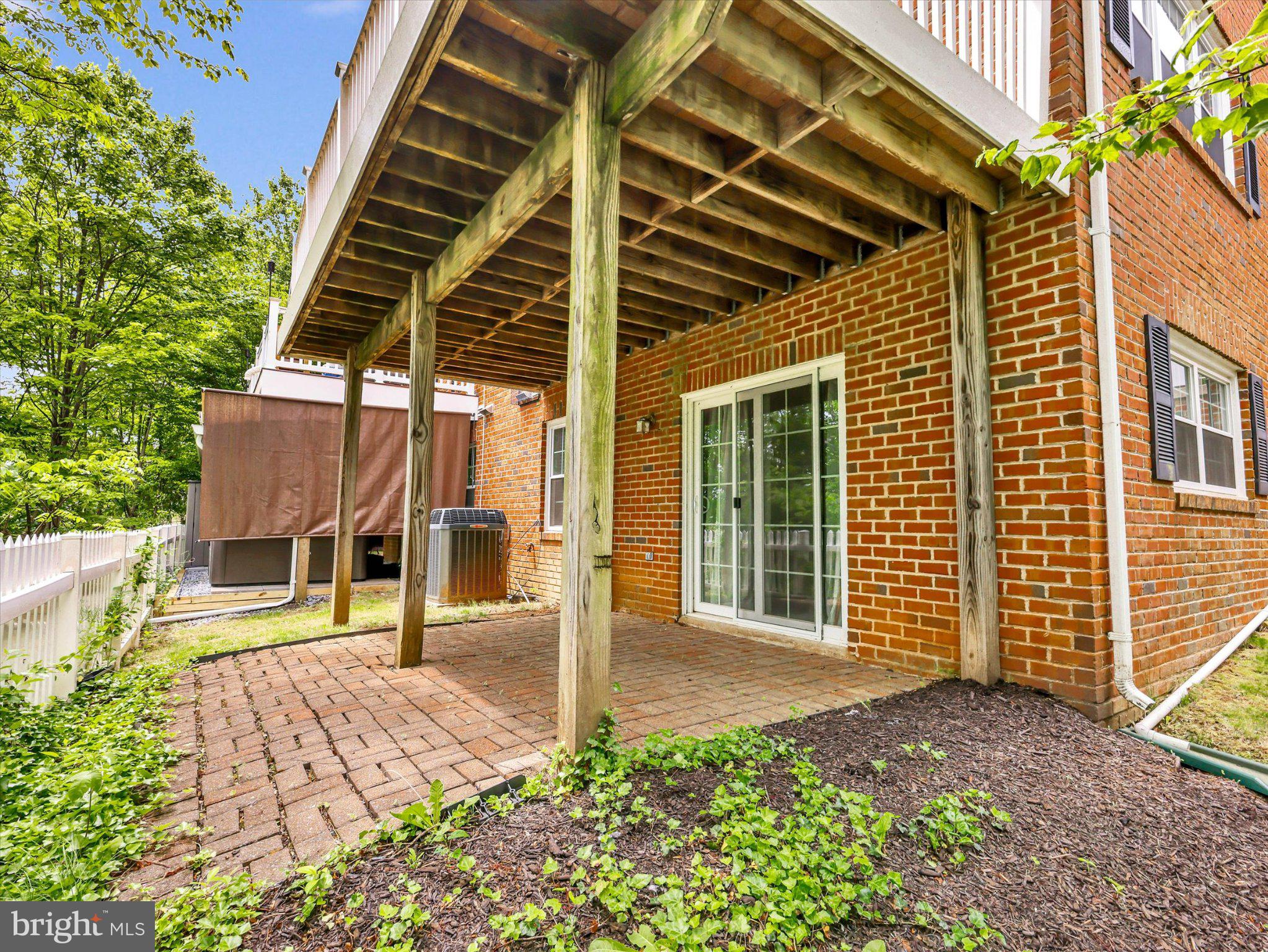 GOLDSBOROUGH MANOR - Residential