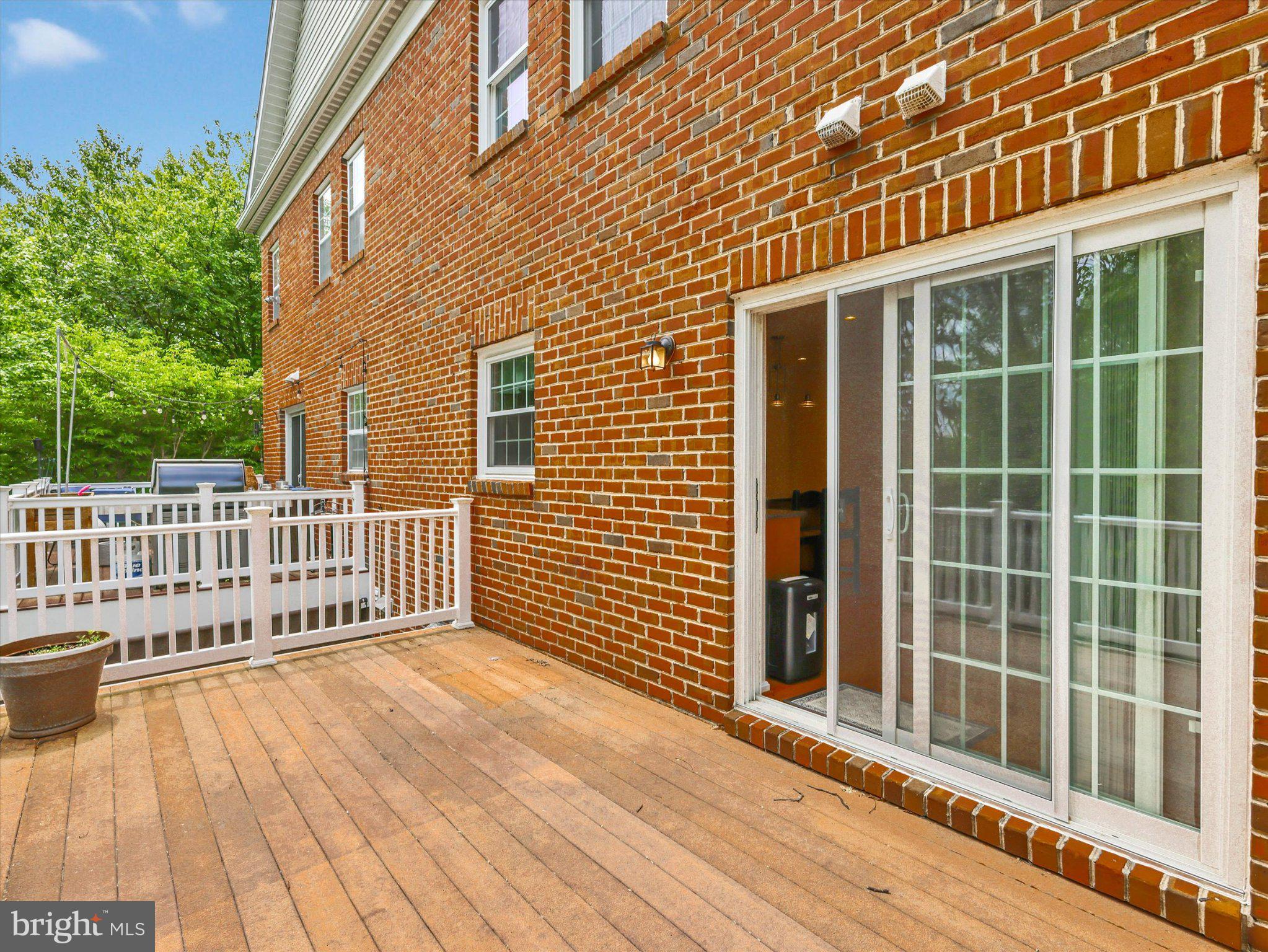 GOLDSBOROUGH MANOR - Residential