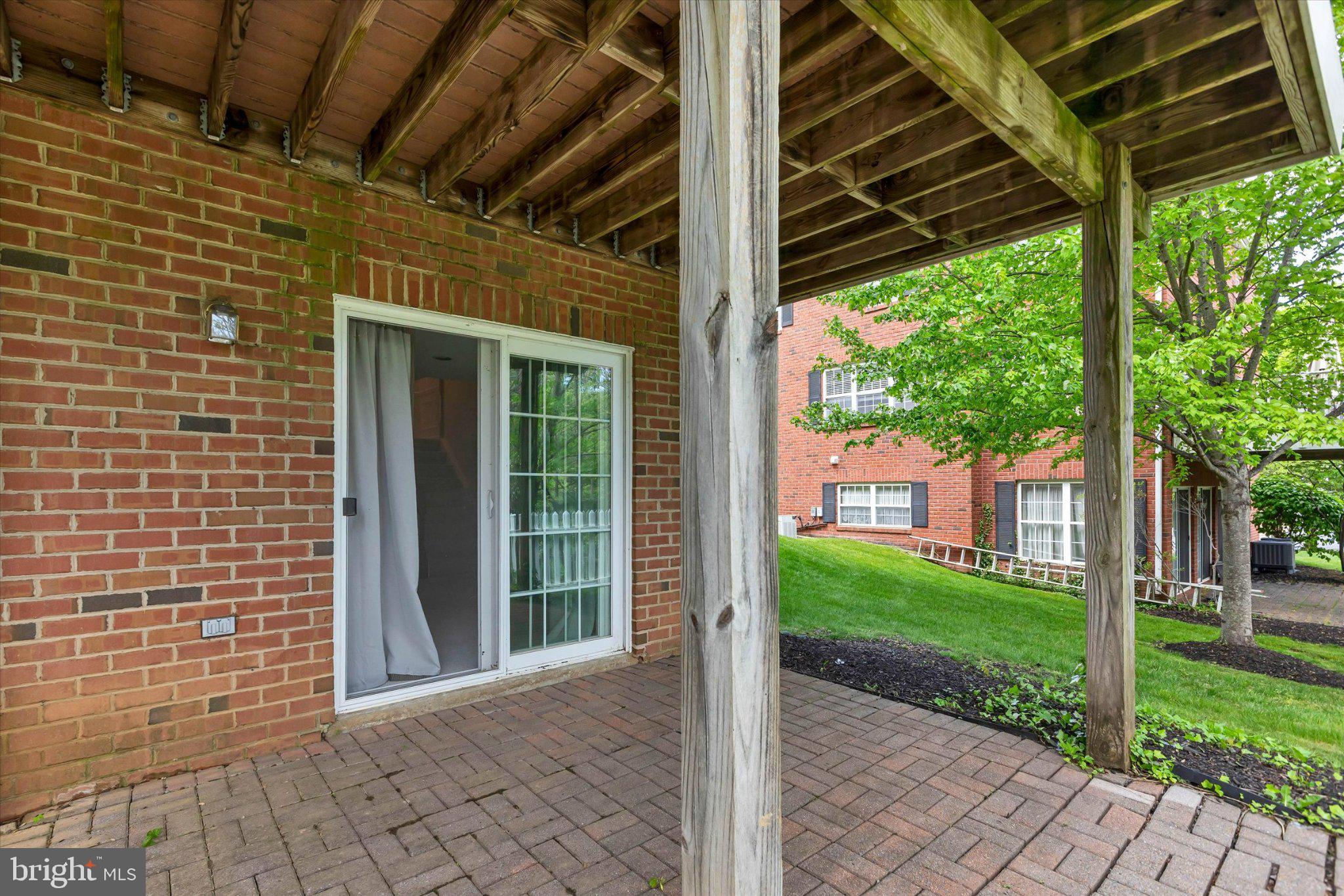 GOLDSBOROUGH MANOR - Residential