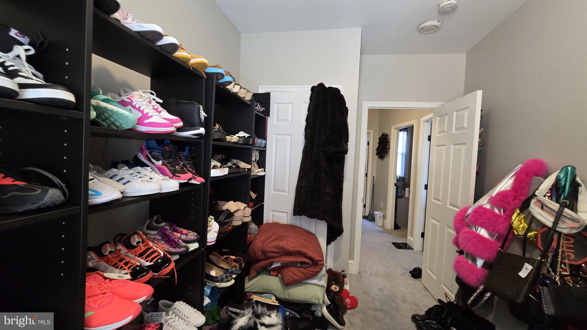 PEN LUCY - Residential