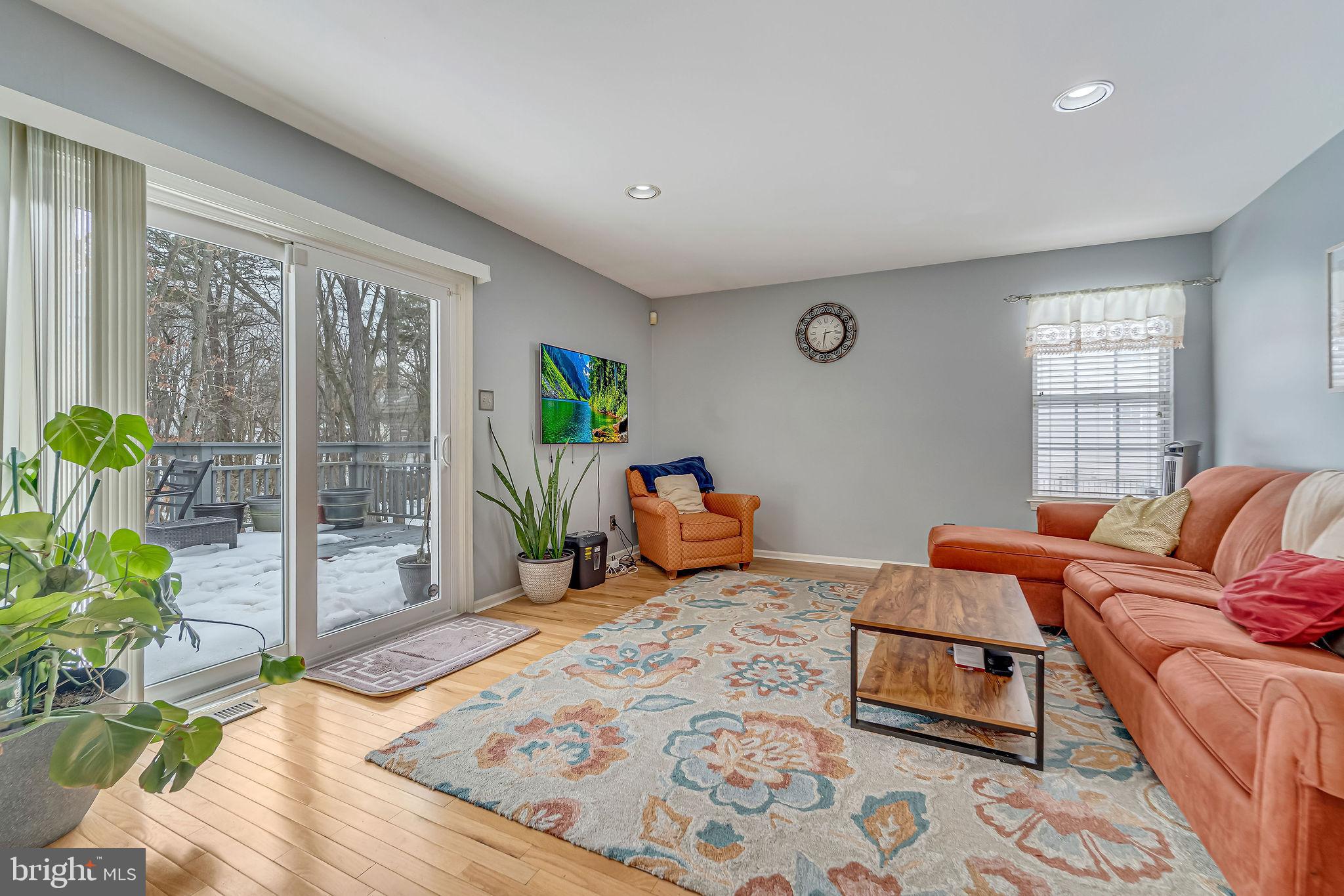 WOOD HILL - Residential