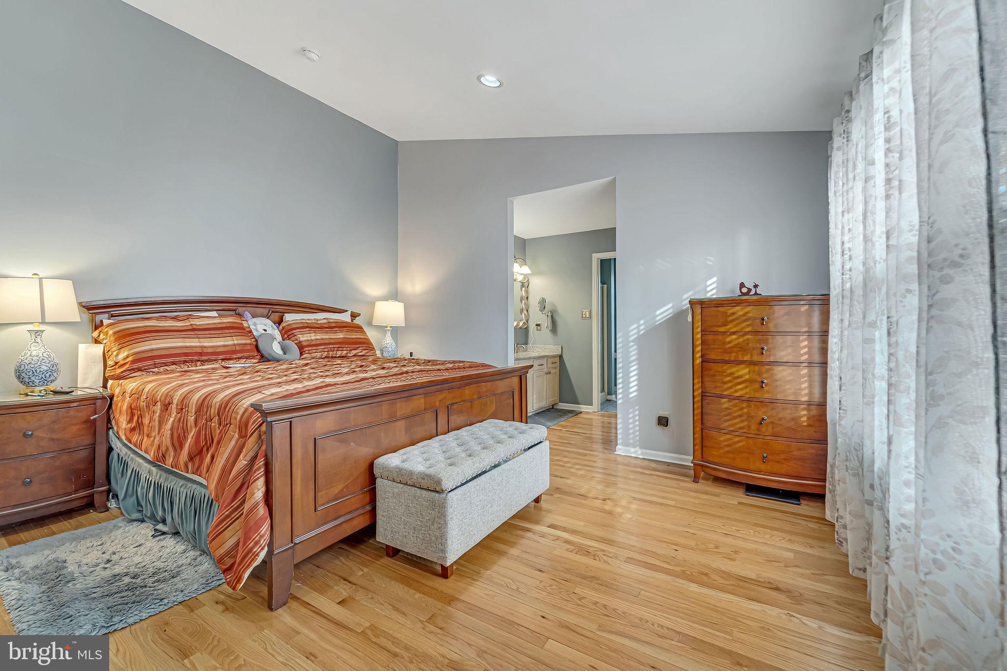 WOOD HILL - Residential