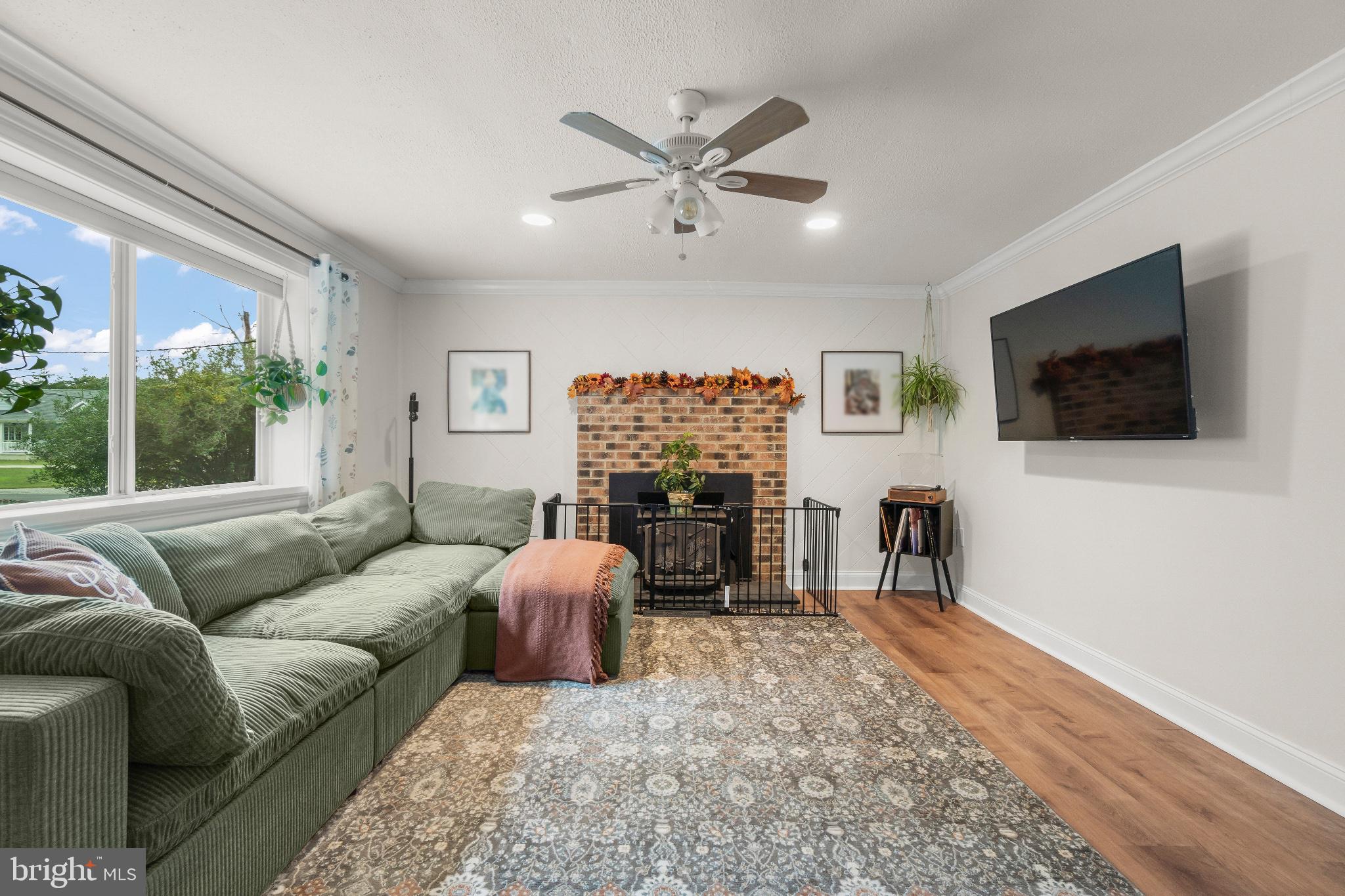 1504 ELM STREET