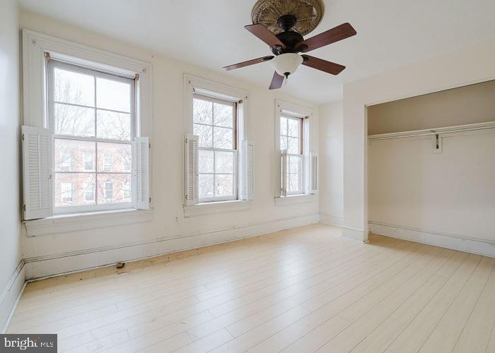 UNION SQUARE - Residential Income