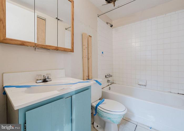 UNION SQUARE - Residential Income