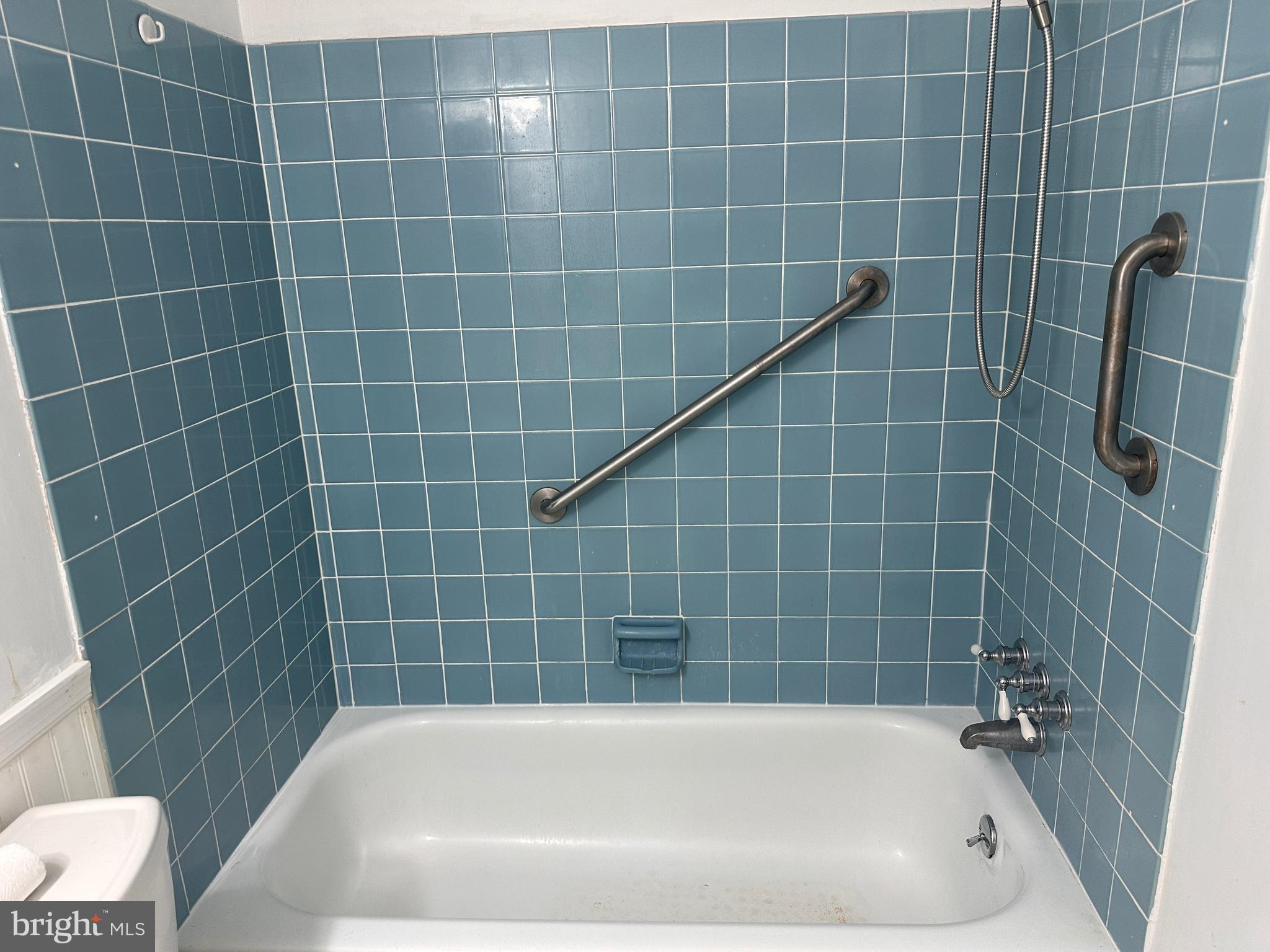 SAXONY MANOR - Residential