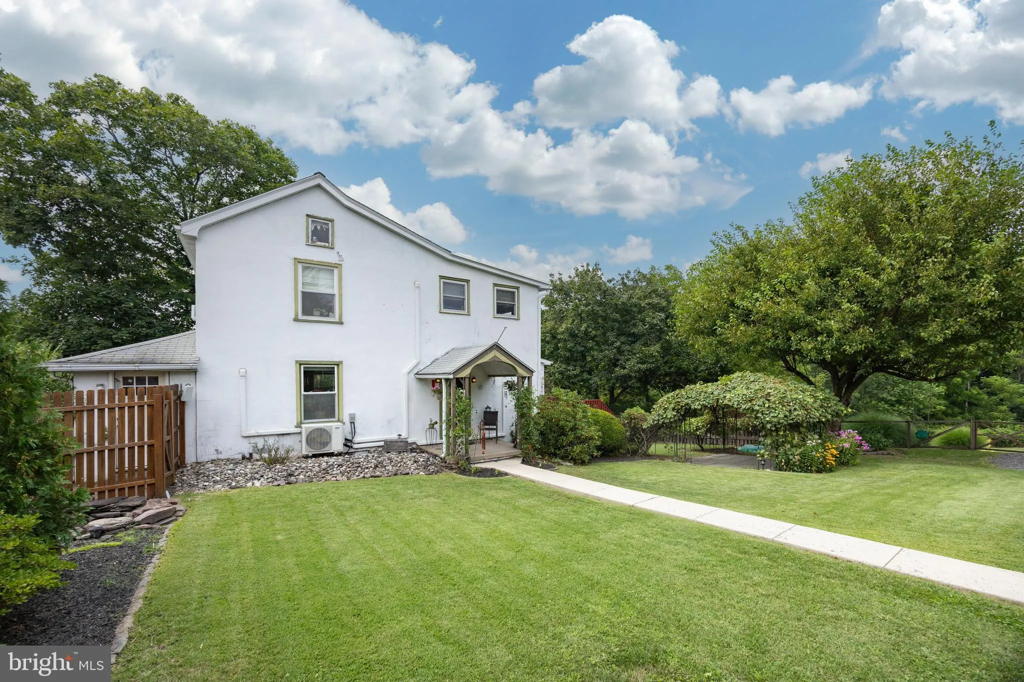 Zieglerville, Pennsylvania 19492, United States, 3 Bedrooms Bedrooms, ,2 BathroomsBathrooms,Residential,Pending,185259