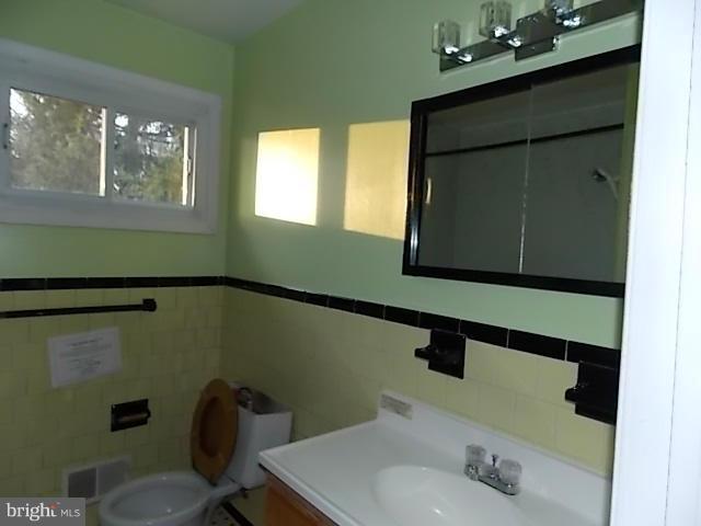 ROYAL ACRES - Residential